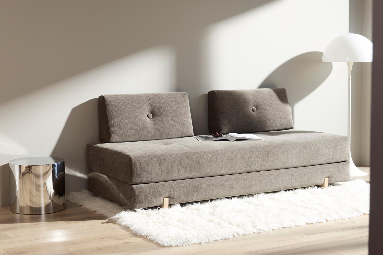Das Sigmund Bettsofa von Innovation Living vereint stilvolles Design mit praktischer Vielseitigkeit – ideal für moderne Wohnräume.