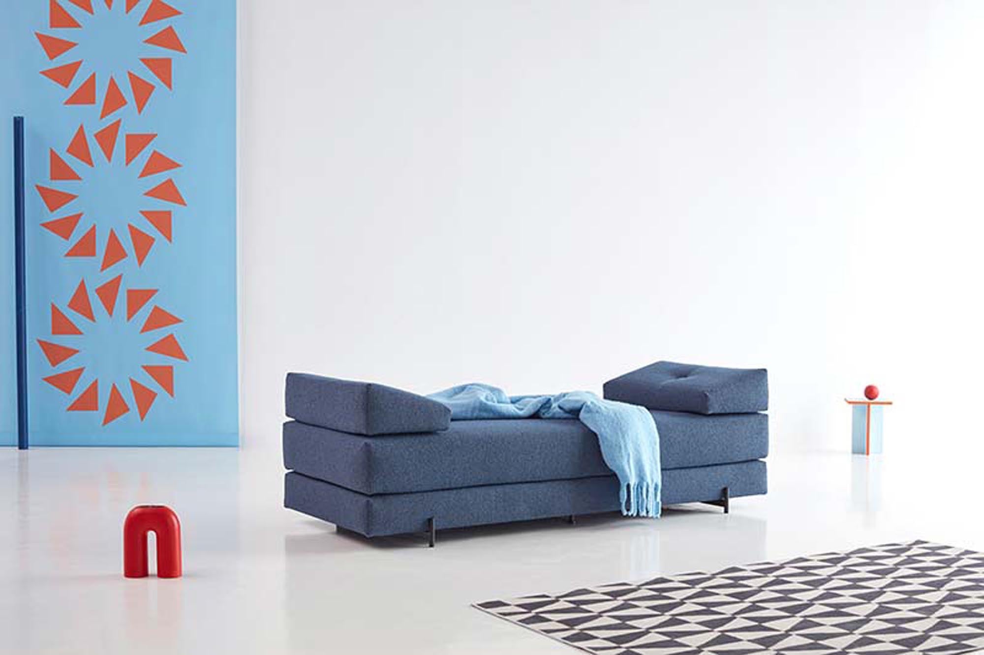 Erleben Sie das Sigmund Bettsofa von Innovation Living – stilvoll, wandelbar und ideal für jeden Wohnraum. Komfort trifft auf modernes Design.