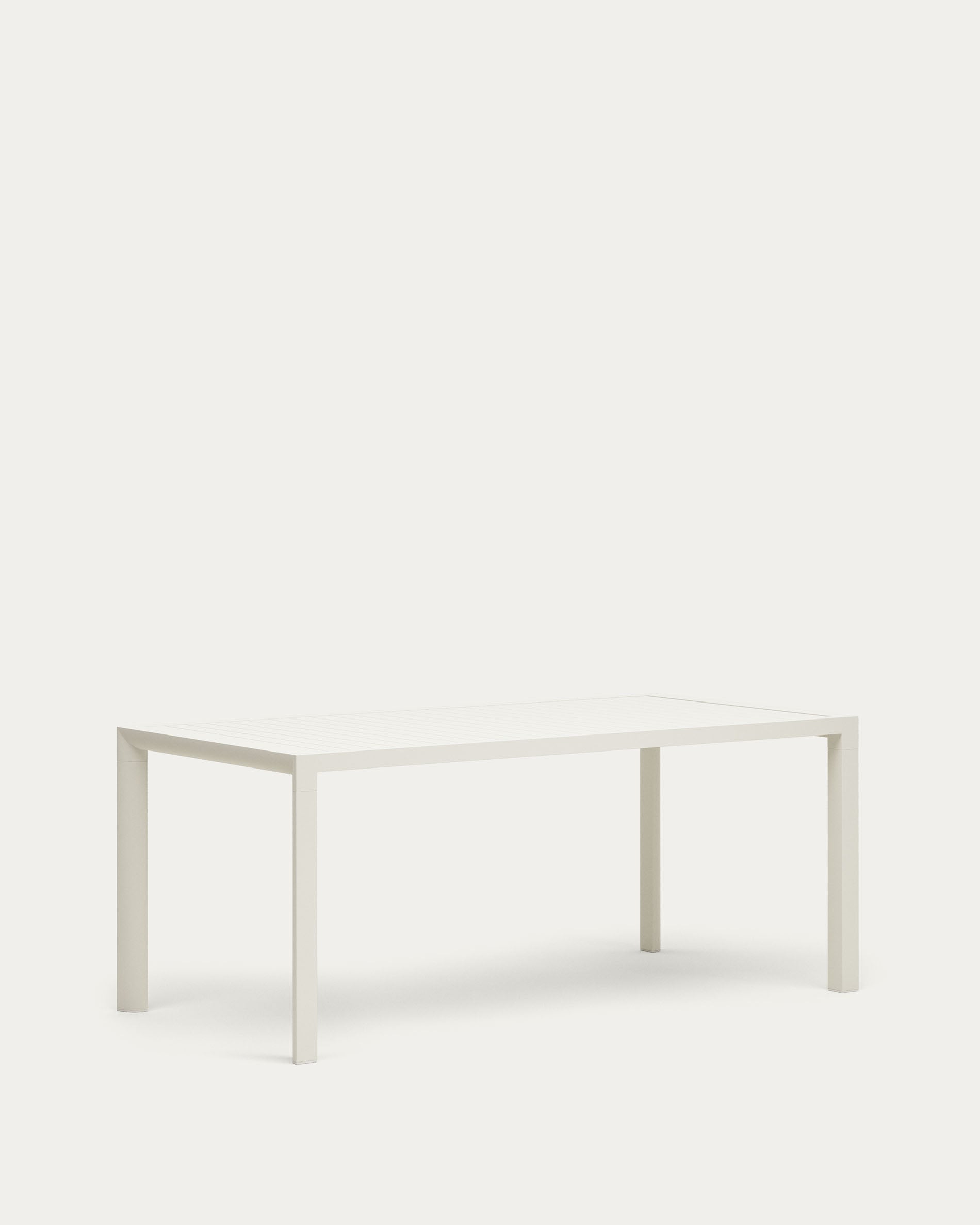 Eleganter, wetterfester Aluminiumtisch in Weiss, ideal für gesellige Outdoor-Momente mit Familie und Freunden.