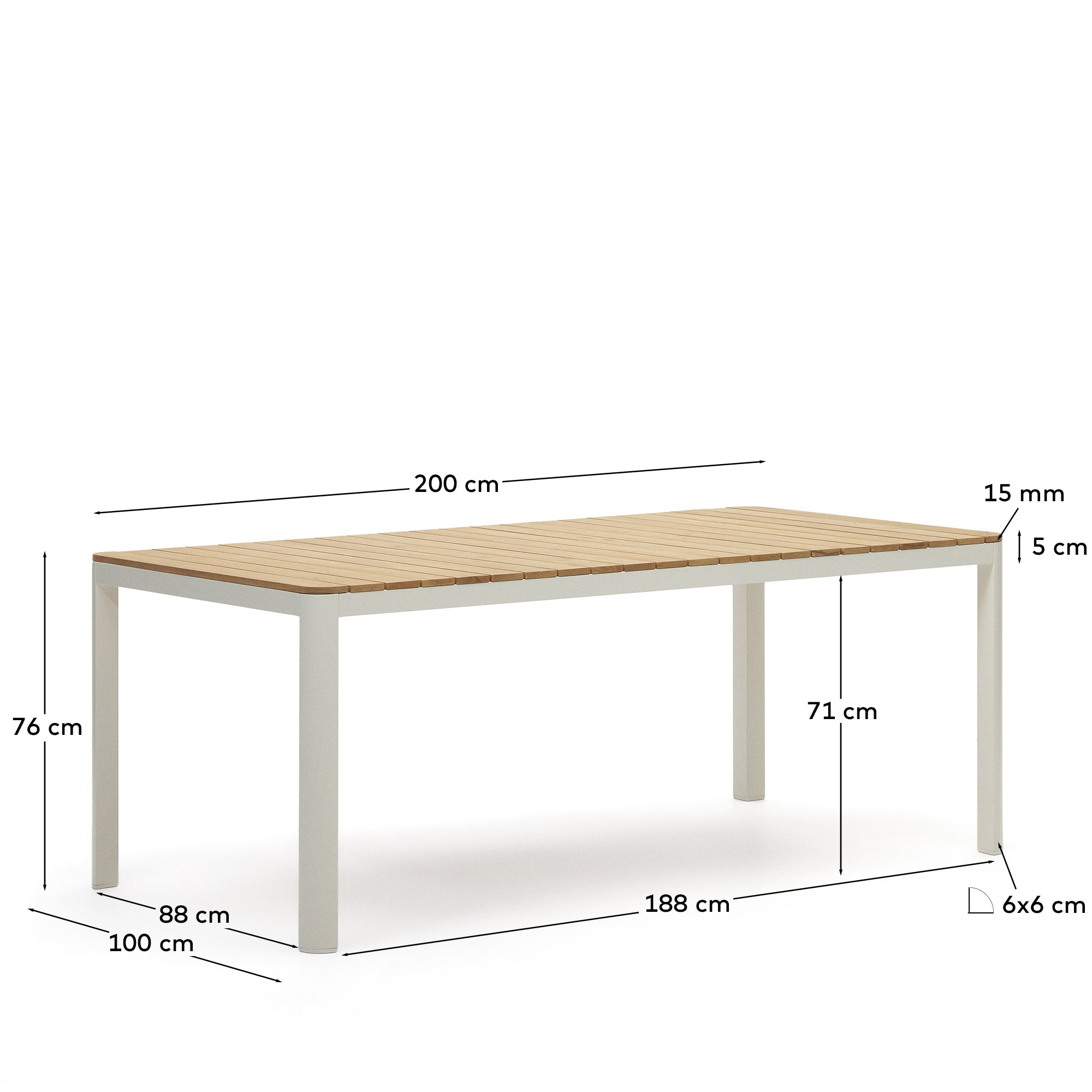 Entdecke den eleganten Bona Tisch von Kave Home: 200 x 100 cm, gefertigt aus robustem Teakholz und modernem, weißem Aluminium – perfekt für stilvolle Outdoor-Momente.