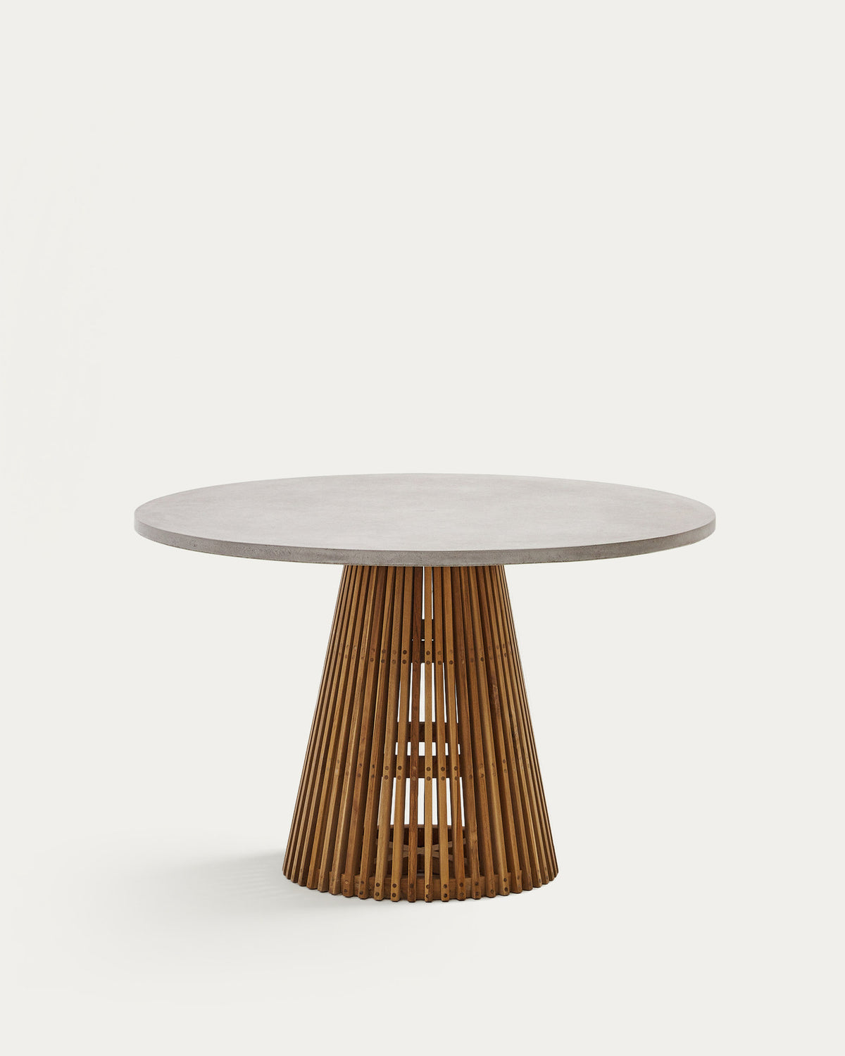 Alcaufar Outdoor Tisch rund aus massivem Teakholz und grauem Zement Ø 120 cm in Natur, Grau präsentiert im Onlineshop von KAQTU Design AG. Gartentisch ist von Kave Home