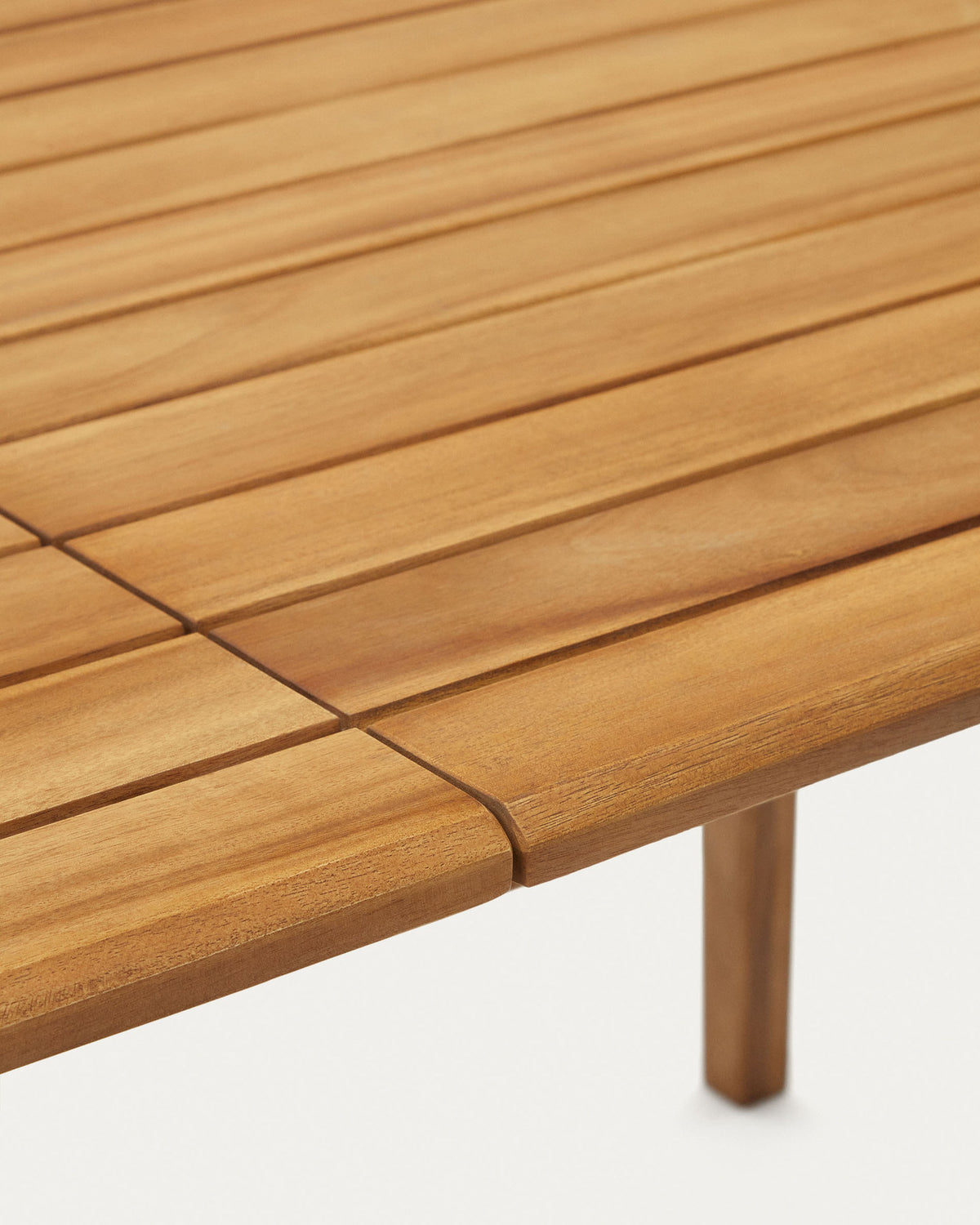 Thianna Outdoorausziehtisch aus massivem Akazienholz 180 (240) x 90 cm FSC 100% in Natur präsentiert im Onlineshop von KAQTU Design AG. Gartentisch ist von Kave Home