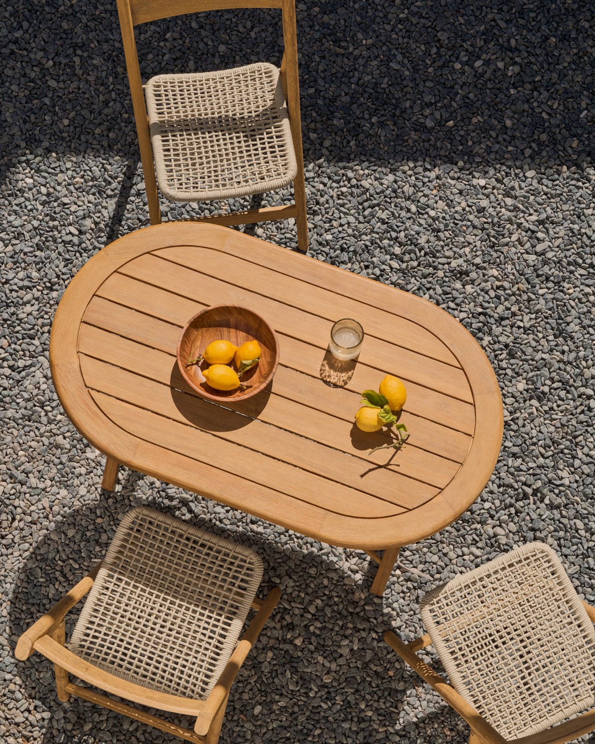 Klapptisch Dandara aus massivem Akazienholz in Naturoptik Ø 120 x 60 cm FSC 100% in Braun präsentiert im Onlineshop von KAQTU Design AG. Gartentisch ist von Kave Home