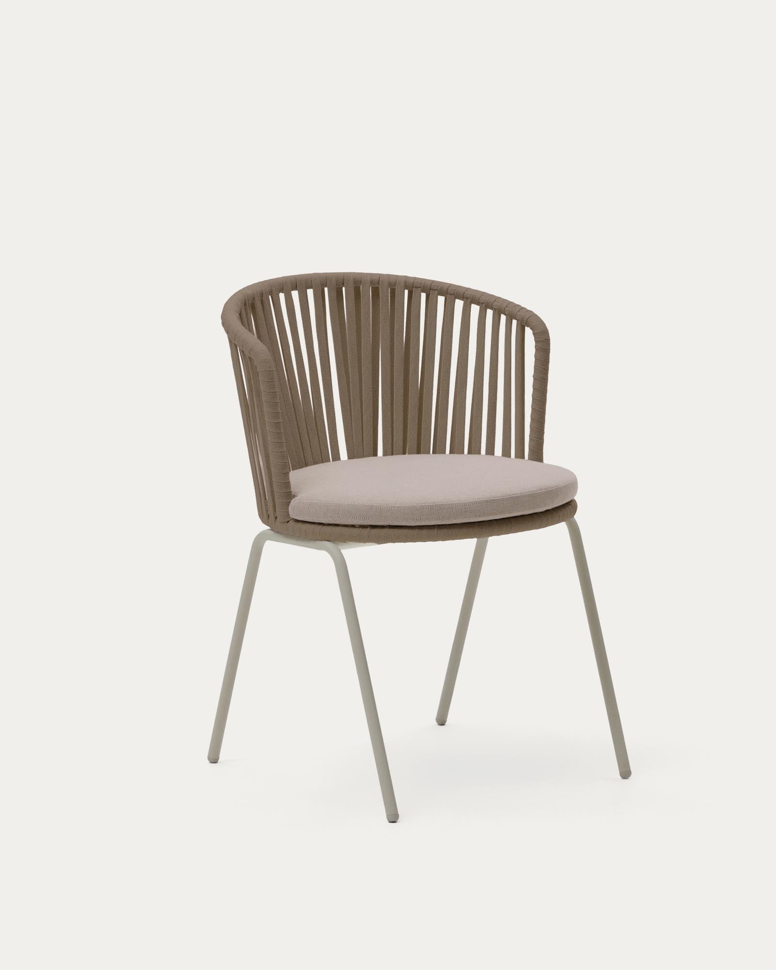 Saconca Outdoor Stuhl aus Seil und verzinktem Stahl in Beige in Beige präsentiert im Onlineshop von KAQTU Design AG. Gartenstuhl ist von Kave Home