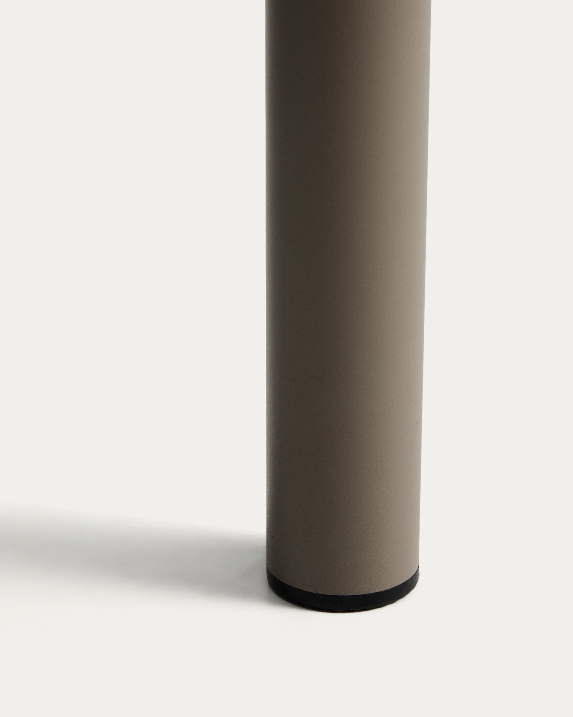 Moderner Gartentisch Joncols aus leichtem Aluminium in taupe, perfekt für Outdoor-Bereiche, Maße 180 x 90 cm, langlebig und stilvoll.