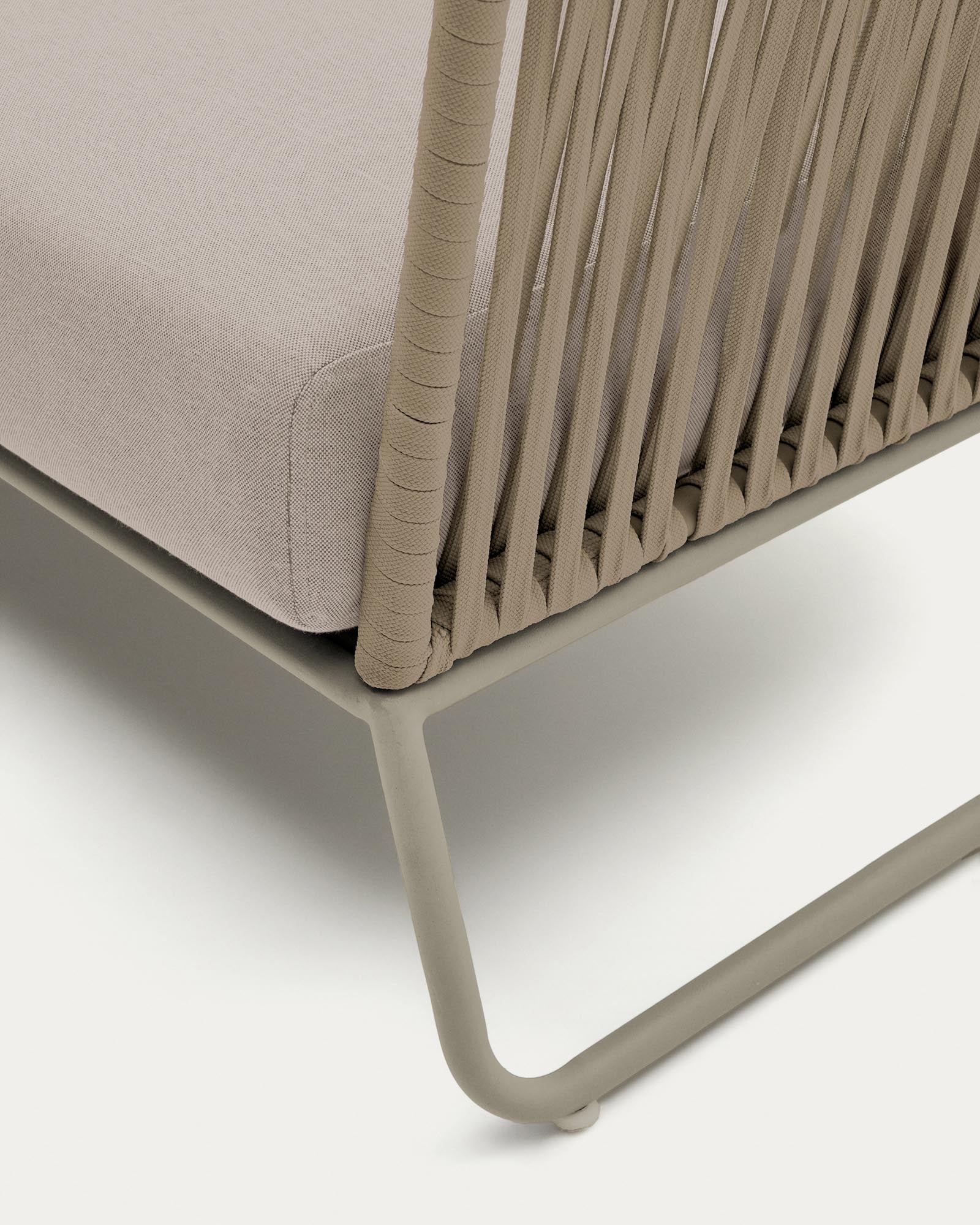 Elegantes 3-Sitzer-Outdoor-Sofa Saconca, gefertigt aus strapazierfähigem Seil und beige verzinktem Stahl, ideal für entspannte Stunden im Freien.