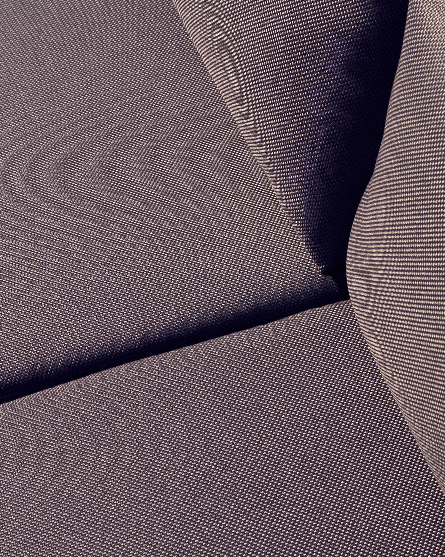 Modernes 5-Sitzer-Ecksofa-Set aus Aluminium und FSC-zertifiziertem Teakholz, inklusive passendem Tisch, ideal für stilvolle Aussenbereiche.