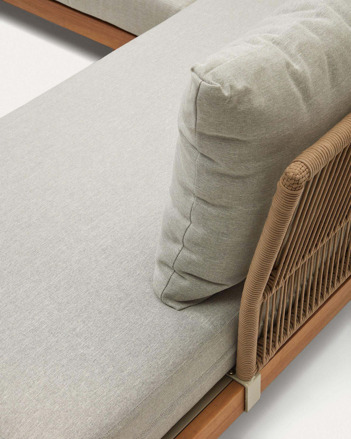 Raco Set aus 5-Sitzer-Ecksofa und Couchtisch massives Akazienholz FSC 100% in Natur präsentiert im Onlineshop von KAQTU Design AG. Loungeset ist von Kave Home