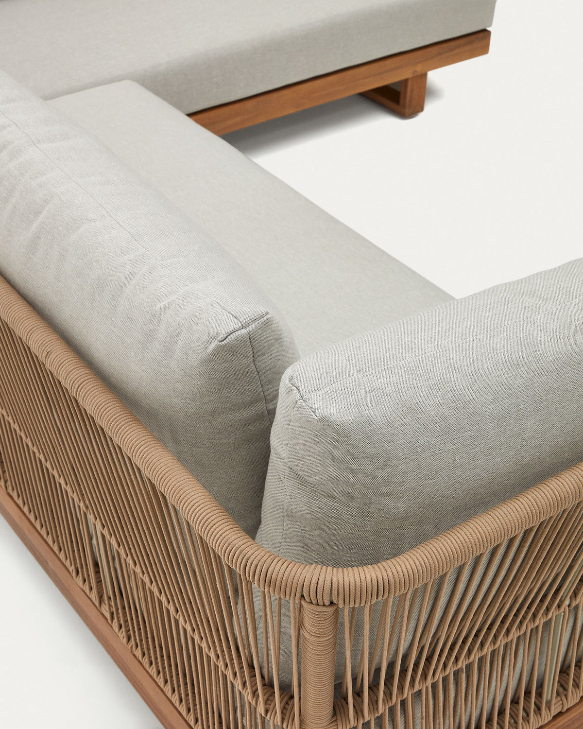 Raco Set aus 5-Sitzer-Ecksofa und Couchtisch massives Akazienholz FSC 100% in Natur präsentiert im Onlineshop von KAQTU Design AG. Loungeset ist von Kave Home