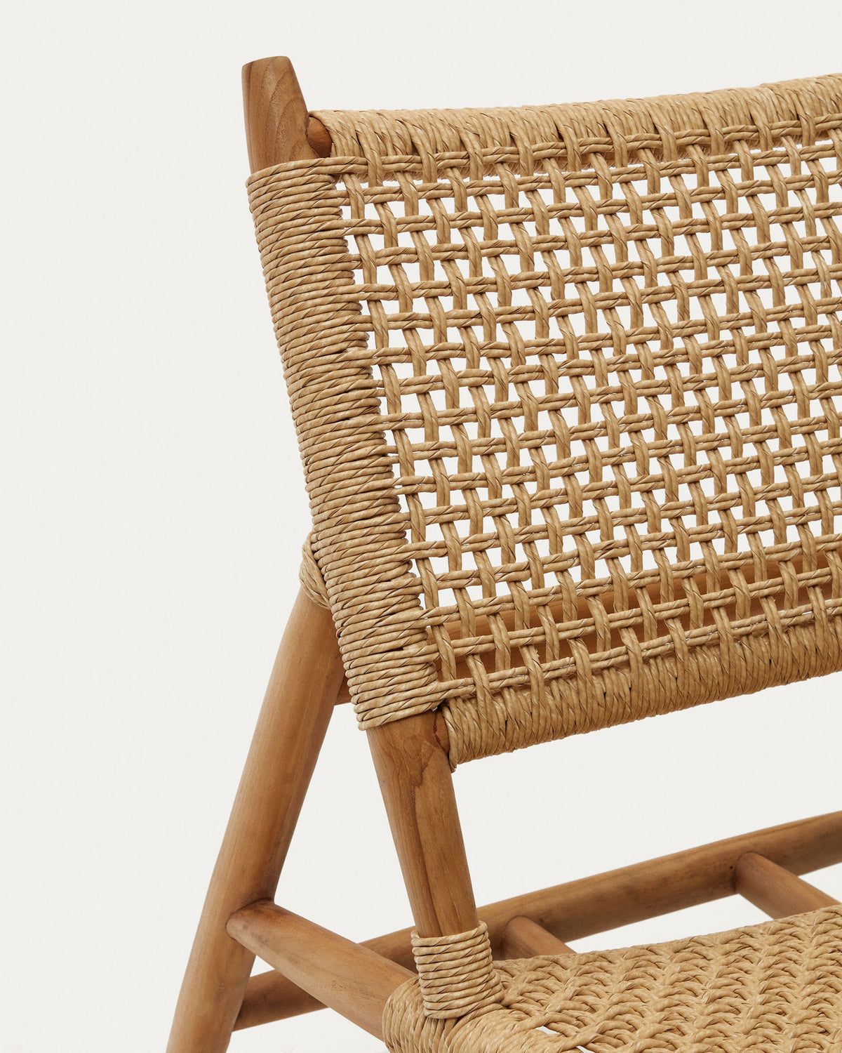 Codolar Sessel aus massivem Teakholz in Natur präsentiert im Onlineshop von KAQTU Design AG. Outdoor-Sessel ist von Kave Home