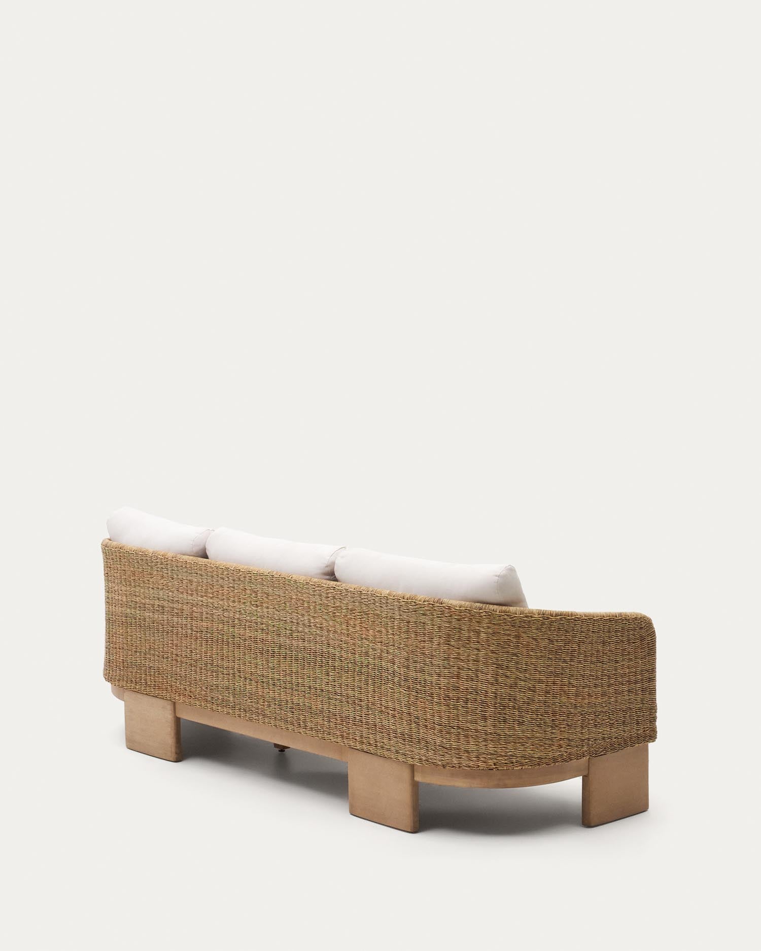 Elegantes 3-Sitzer-Sofa aus synthetischem Rattan und FSC-zertifiziertem Eukalyptusholz, ideal für stilvolle Aussenbereiche.