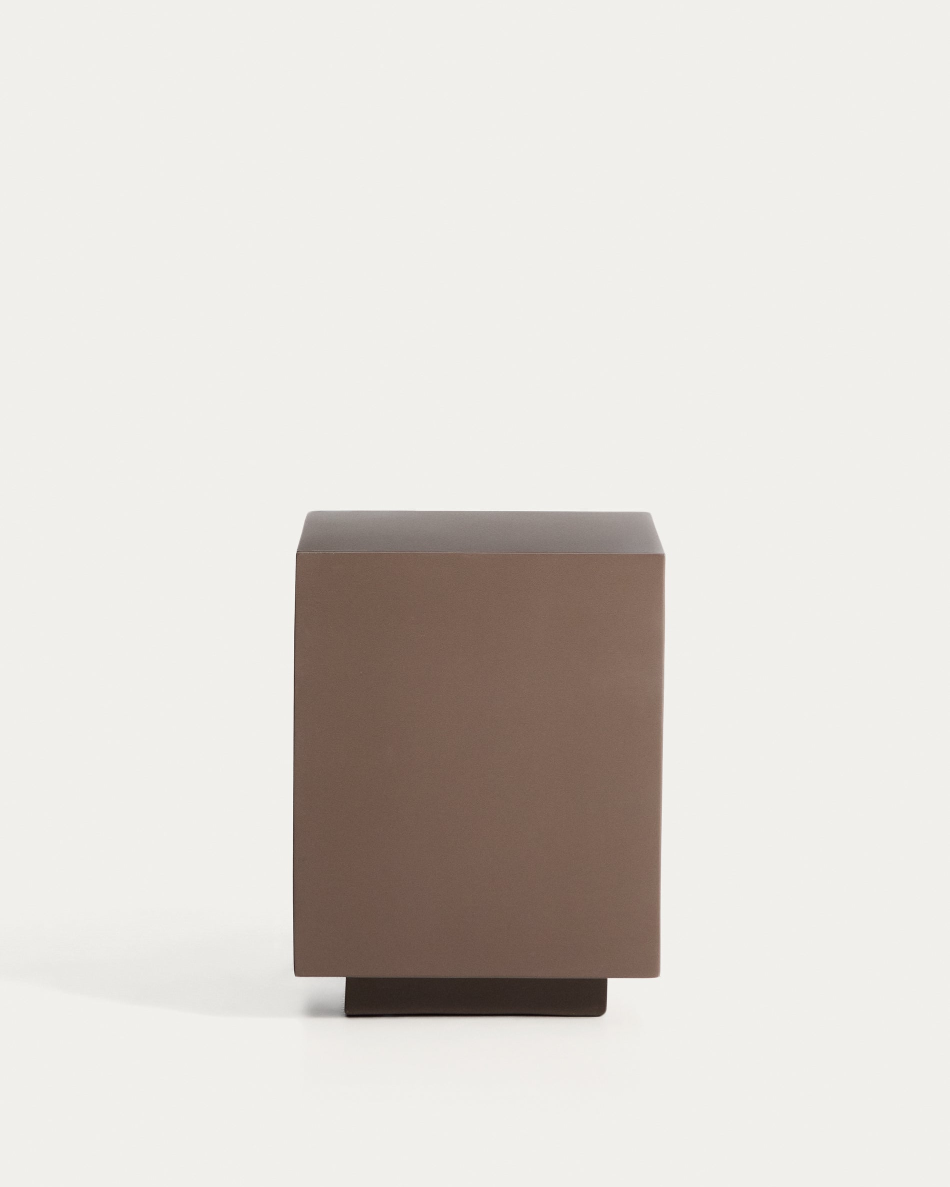 Beistelltisch Rustella aus braunem Zement, 35 x 35 cm in Braun präsentiert im Onlineshop von KAQTU Design AG. Beistelltisch Outdoor ist von Kave Home
