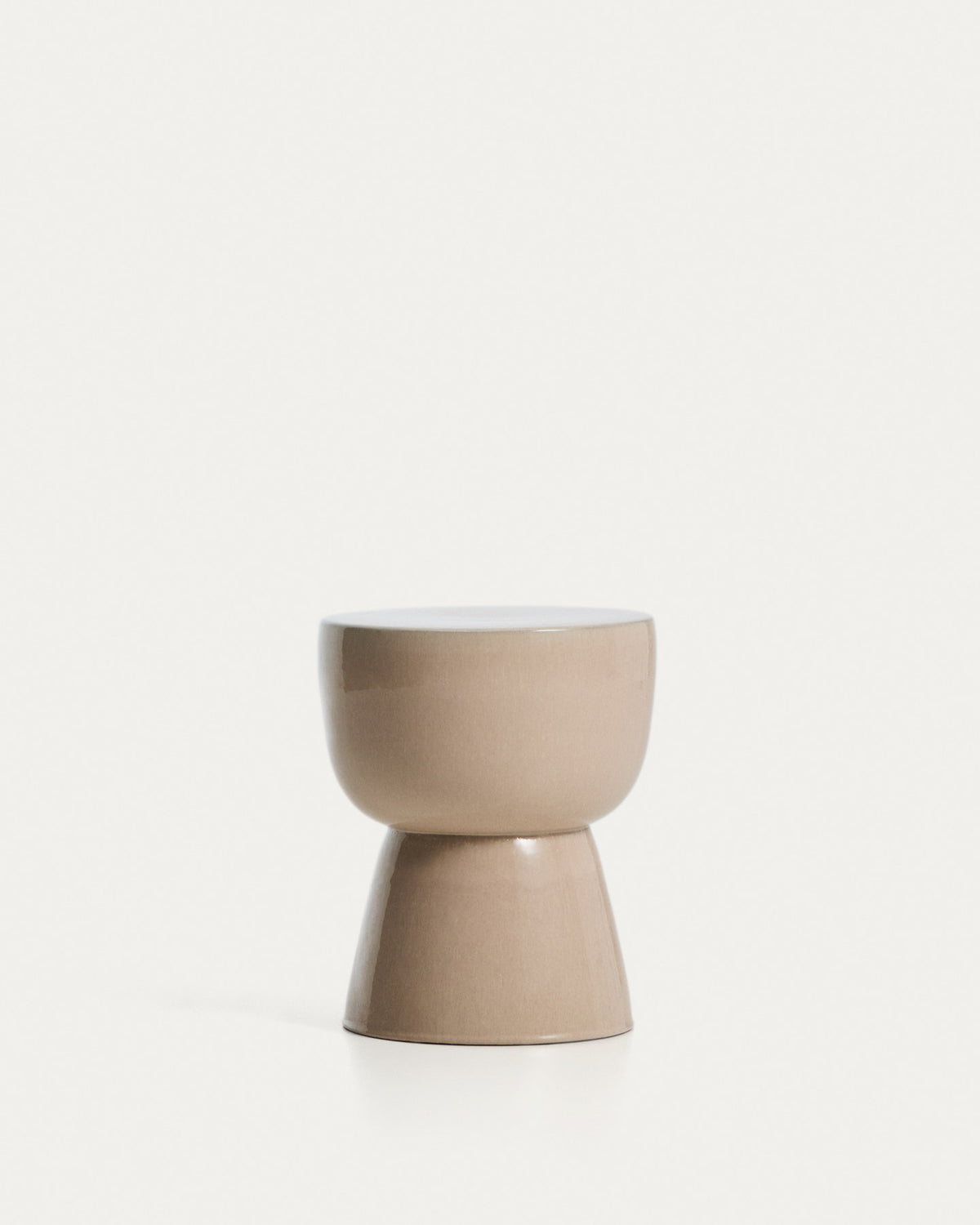 Outdoor-Beistelltisch Mesquida aus Keramik mit ecrufarbener Glasur, Ø 36 cm in Beige, Ecru, Hellgrau präsentiert im Onlineshop von KAQTU Design AG. Beistelltisch Outdoor ist von Kave Home