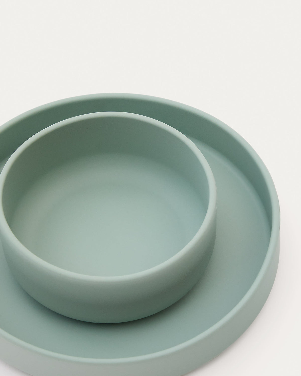 Set Lili aus Teller und Schüssel aus Silikon türkis in Türkis präsentiert im Onlineshop von KAQTU Design AG. Geschirr Kids ist von Kave Home