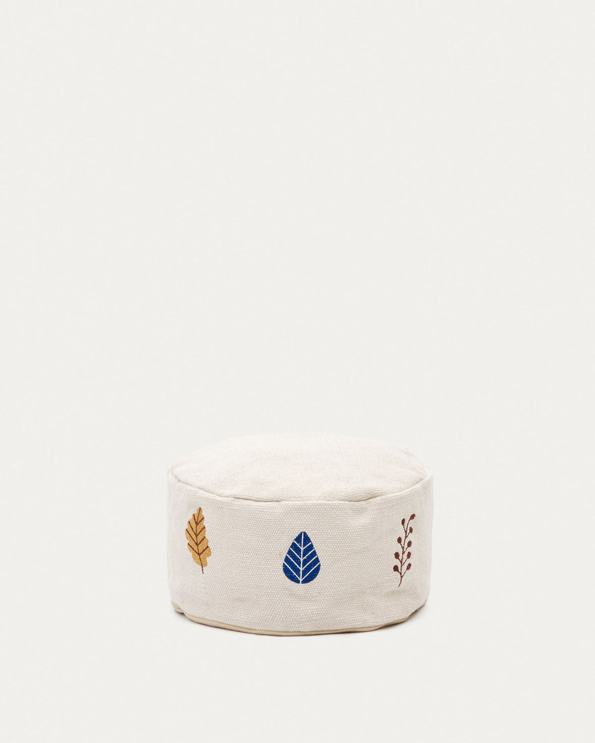 Pouf Yanil realizzato in cotone 100% bianco ricamato con foglie colorate Ø 40 cm