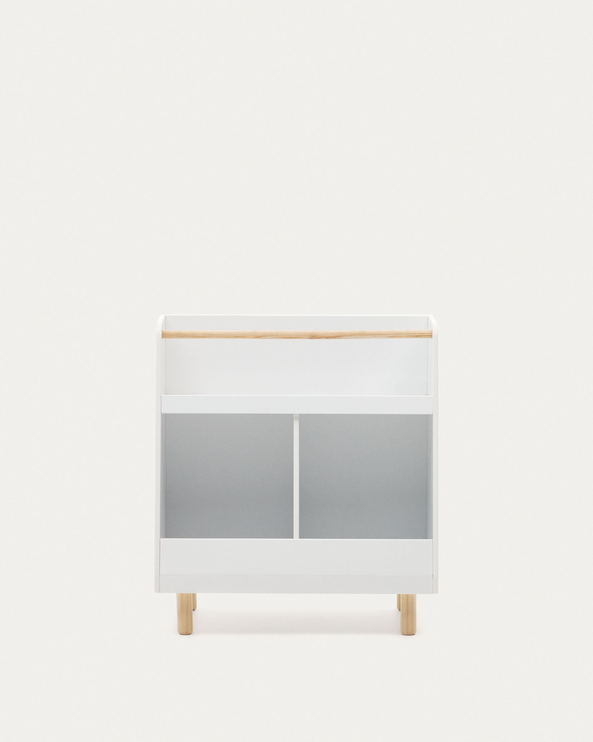 Serwa Bücherregal: Weisses MDF, Kiefernholzbeine, stilvoll, funktional, Kinderzimmer, langlebig, dekorativ, ordnungsfördernd.