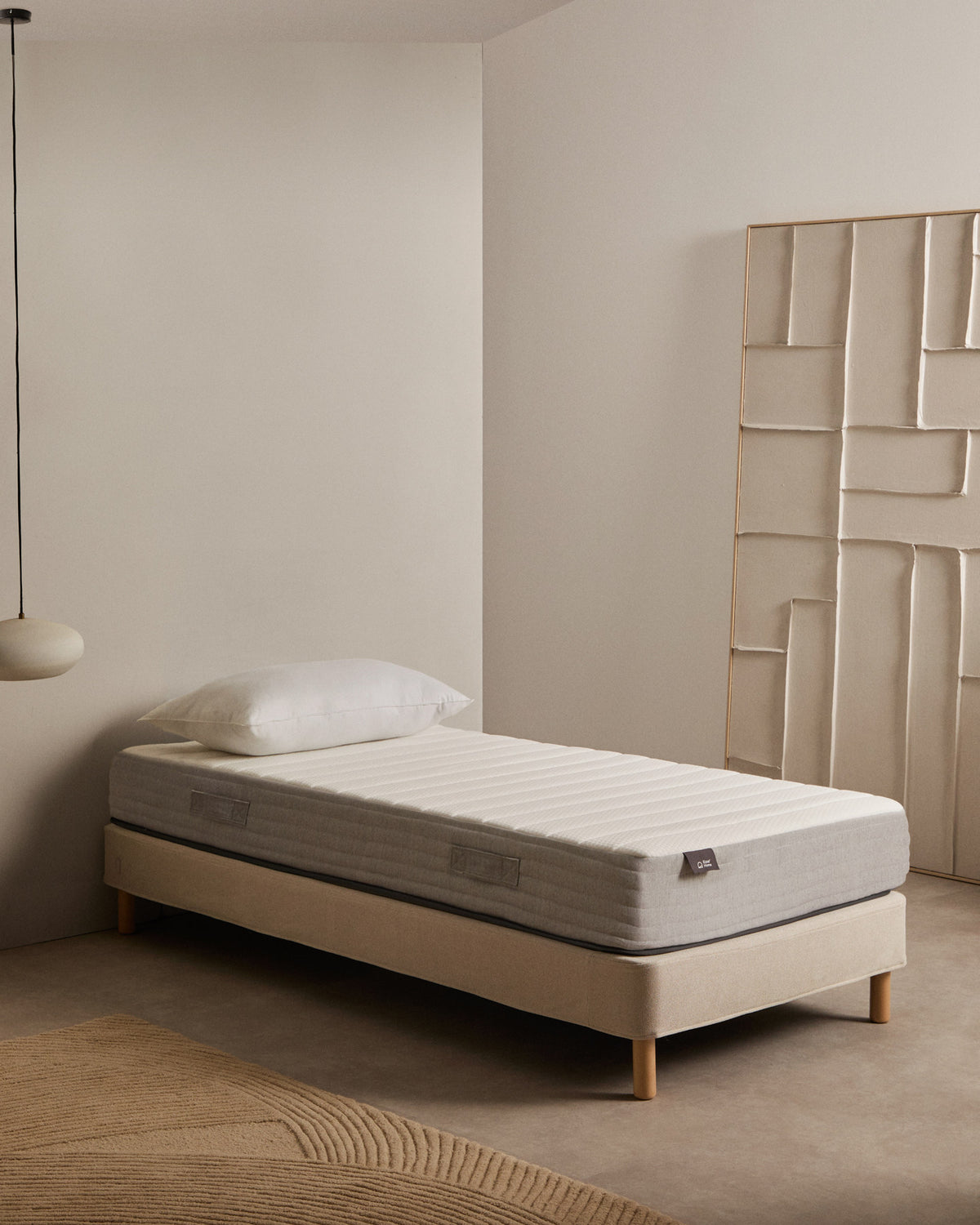 Yoko Schaumstoffmatratze 90 x 200 cm in Weiss, Grau präsentiert im Onlineshop von KAQTU Design AG. Matratze ist von Kave Home