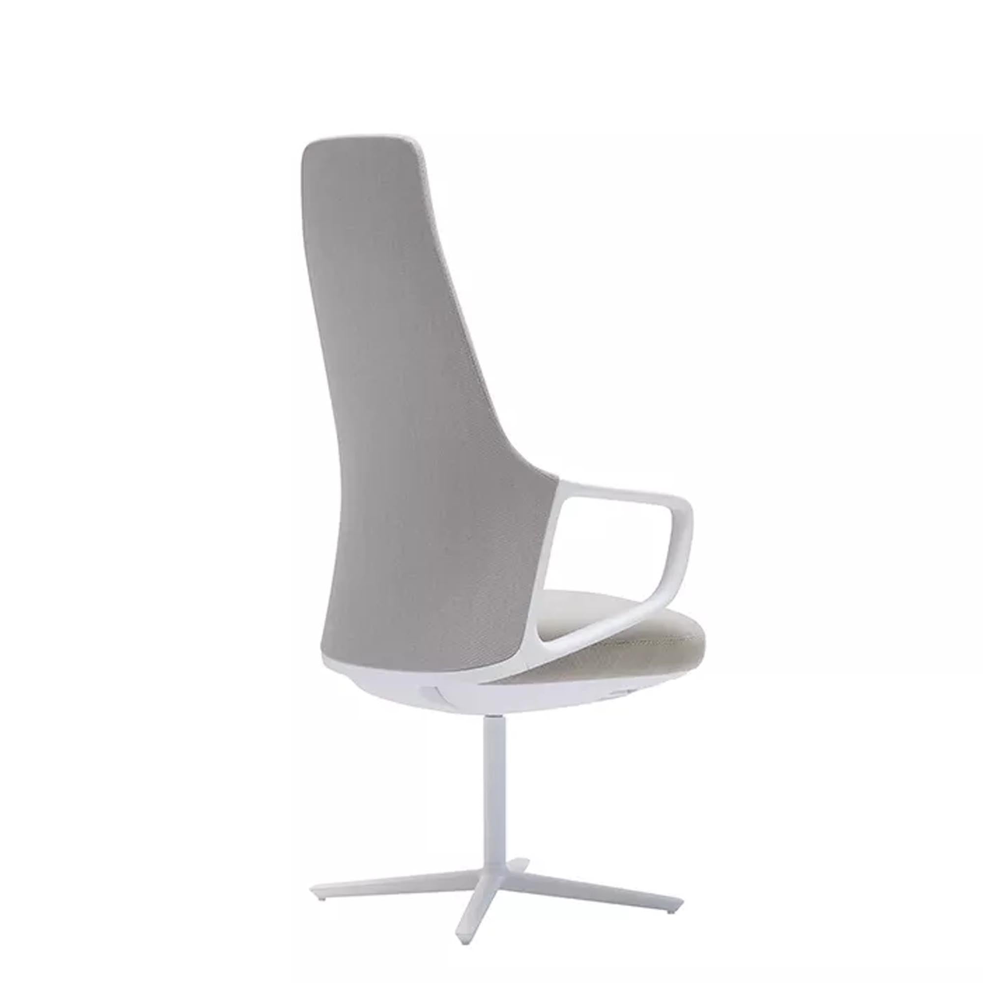 Der Calma Bürostuhl SO2288 von Andreu World vereint modernes Design mit optimaler Ergonomie. Ideal für stilvolle Büros und Homeoffice.