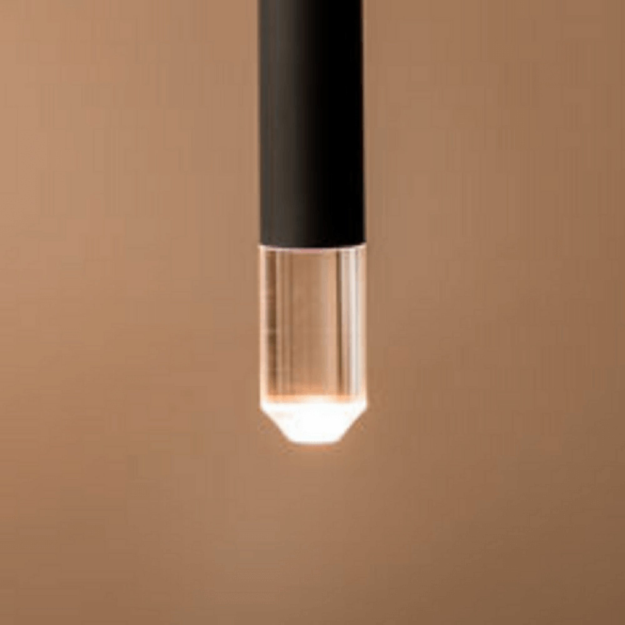 Elegante LED-Pendelleuchte Candle LH1: Ausgezeichnetes Design, dimmbar, warmes Licht, perfekte Akzentbeleuchtung für Esszimmer und mehr.