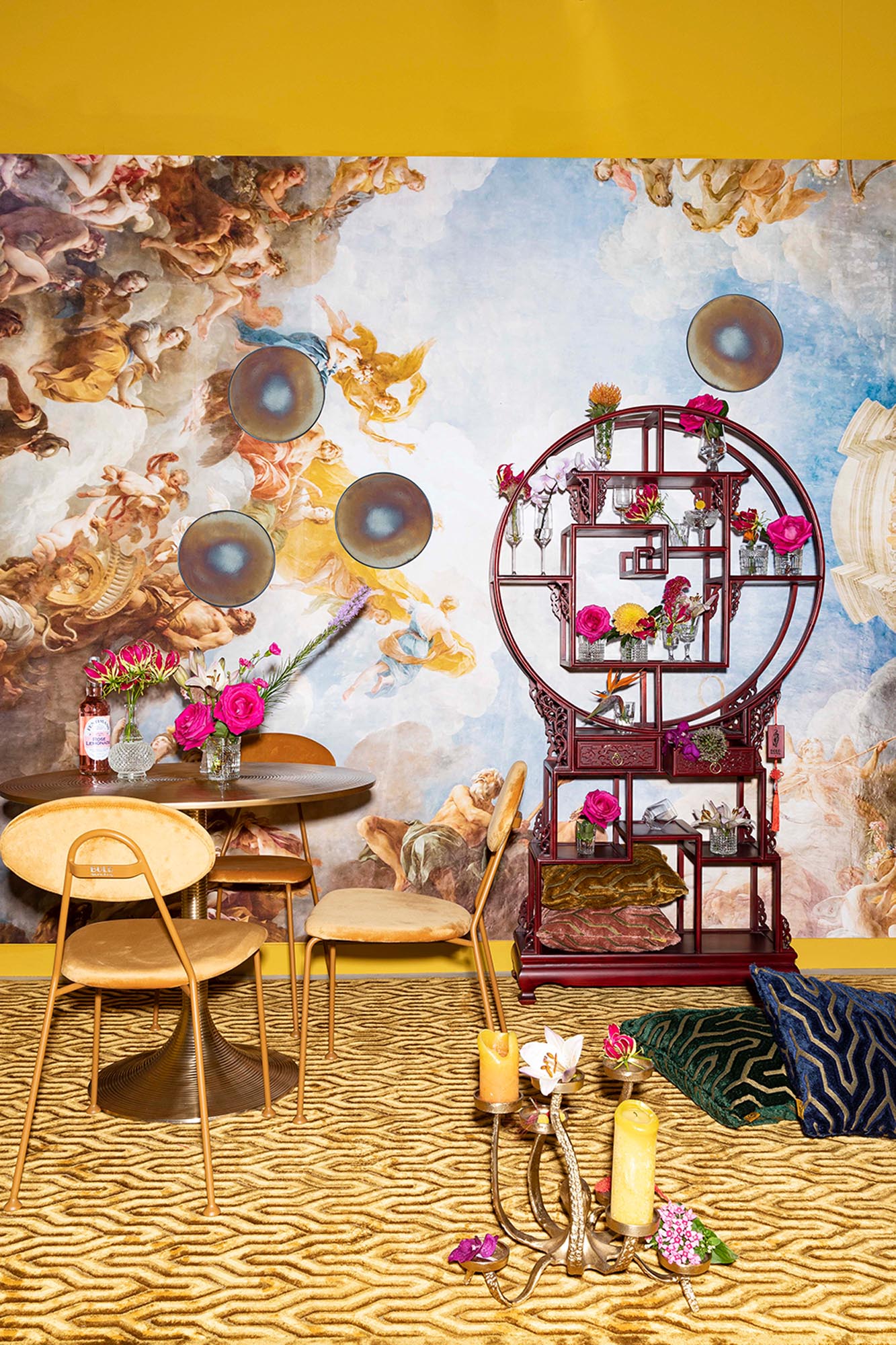 Entdecken Sie den einzigartigen HYPNOTISING ROUND Tisch von Bold Monkey – ein stilvolles Highlight für moderne Wohnkonzepte.