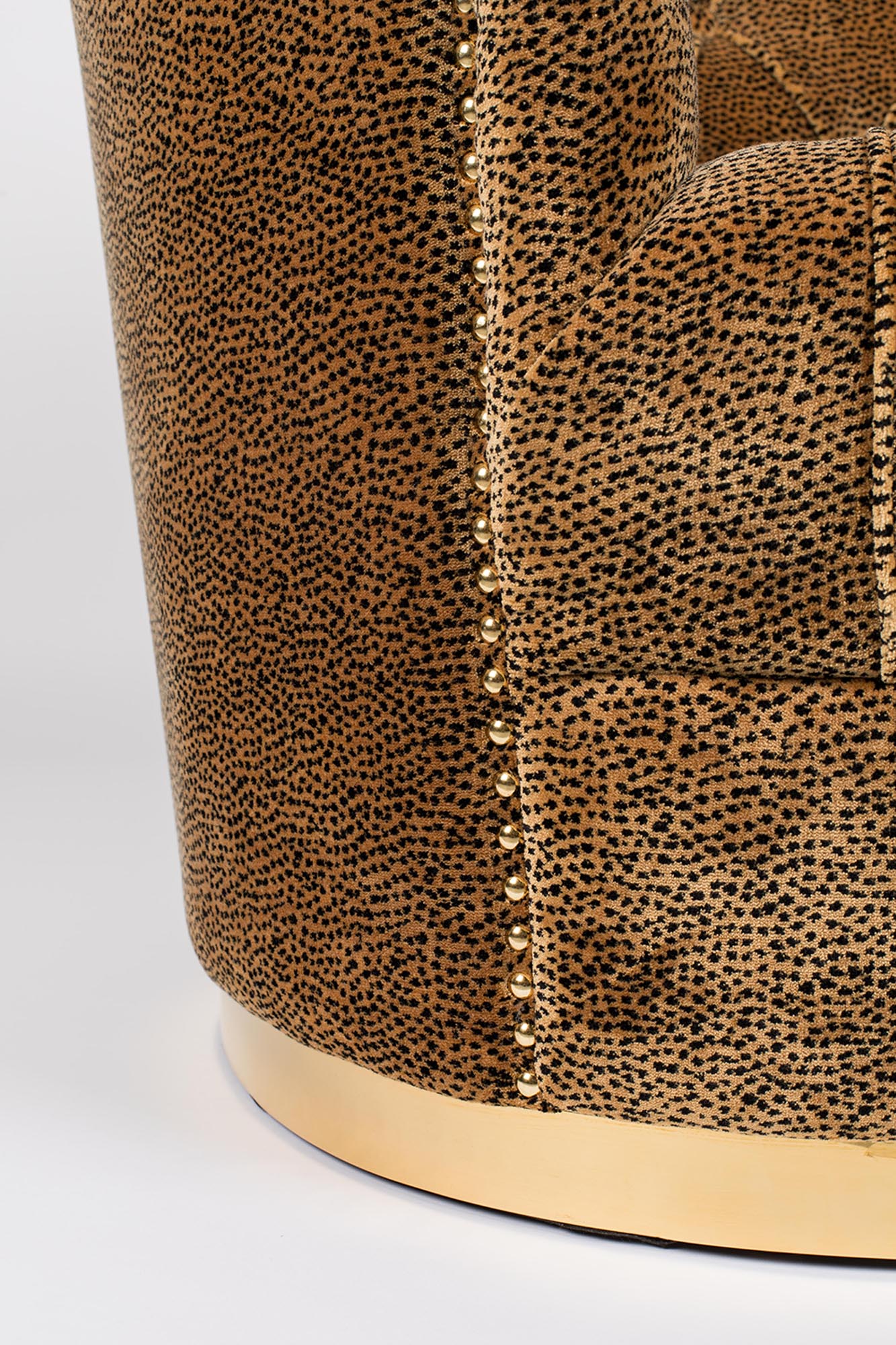 Extravagantes Bold Monkey Sofa mit verspieltem Design in Smaragdgrün.