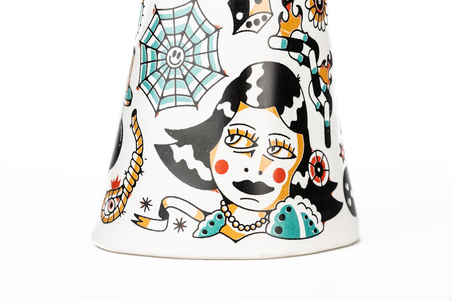 Die Liberty Matters Vase von Bold Monkey vereint einzigartiges Design und hochwertige Verarbeitung. Ein stilvolles Accessoire für jedes Zuhause.