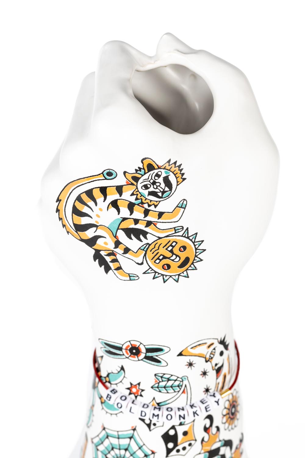 Die Liberty Matters Vase von Bold Monkey besticht durch ihr außergewöhnliches Design und hochwertige Keramik. Ein elegantes Deko-Highlight für jeden Raum.