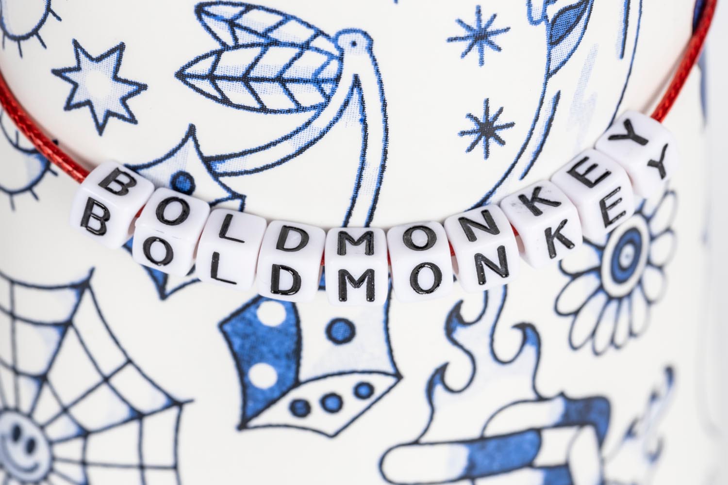 Die Liberty Matters Vase von Bold Monkey vereint einzigartiges Design und hochwertige Verarbeitung, ideal für stilvolle Akzente in jedem Raum.