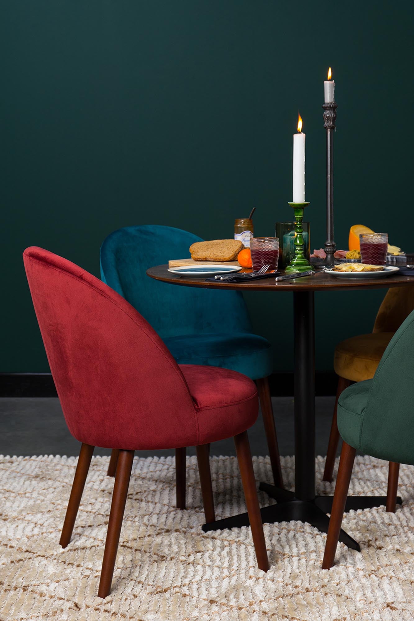 Stuhl Barbara in Rot präsentiert im Onlineshop von KAQTU Design AG. Stuhl ist von Dutchbone