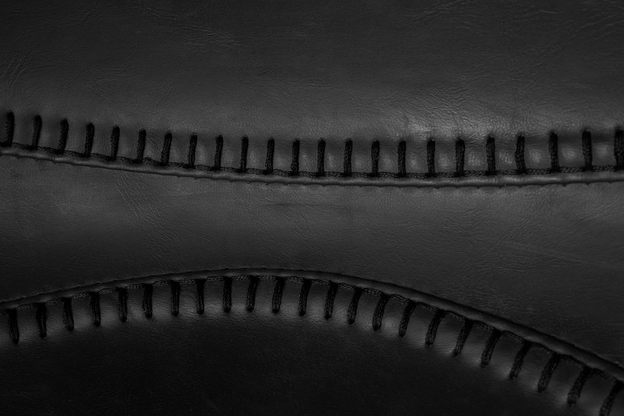 Erleben Sie den Barstuhl Franky von Dutchbone – stilvoll, komfortabel und ideal für Bars oder Kücheninseln. Robust und modern!