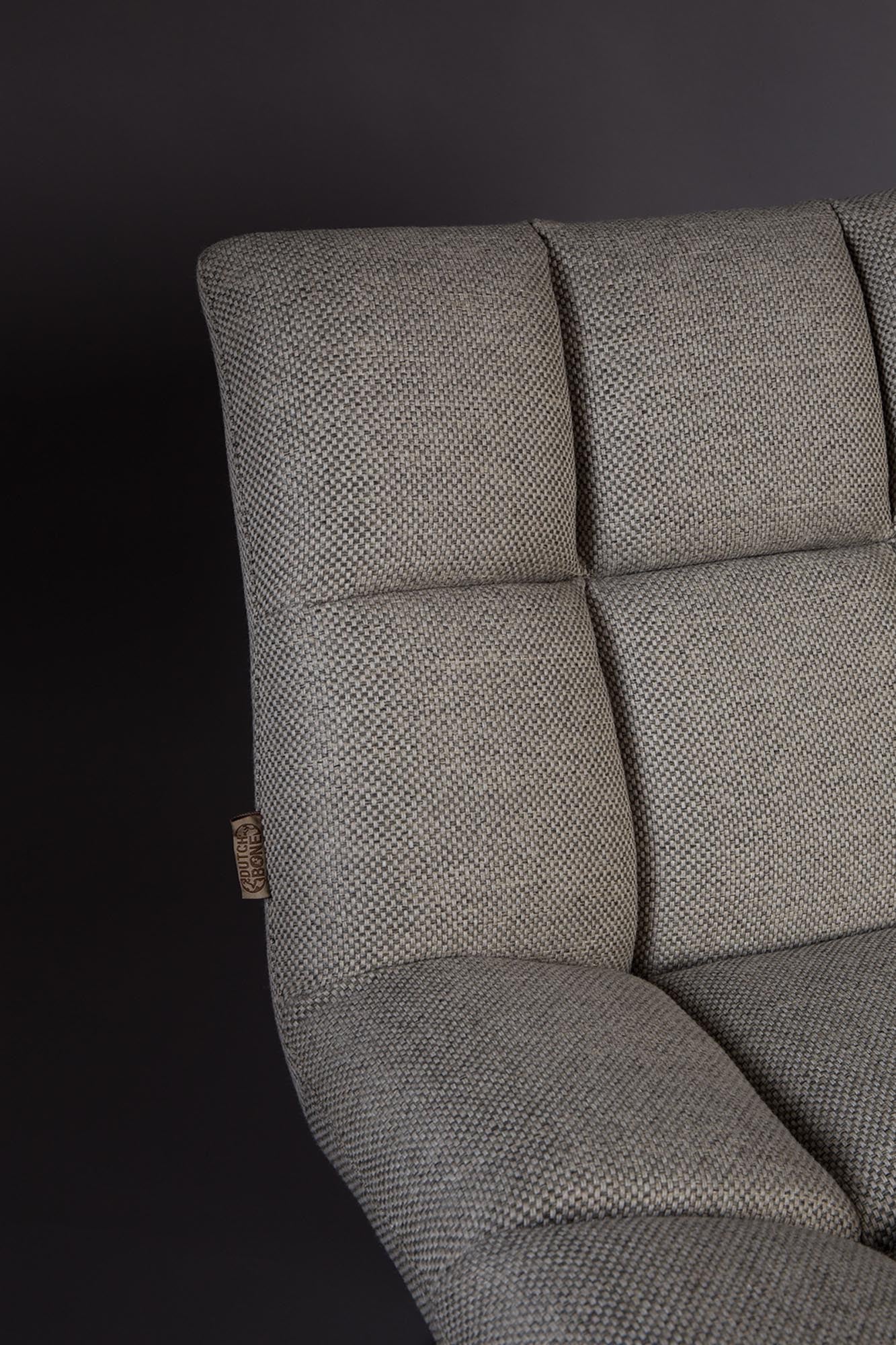 Genießen Sie Komfort und Stil mit dem Loungesessel Bar von Dutchbone – das perfekte Highlight für Ihr Zuhause.