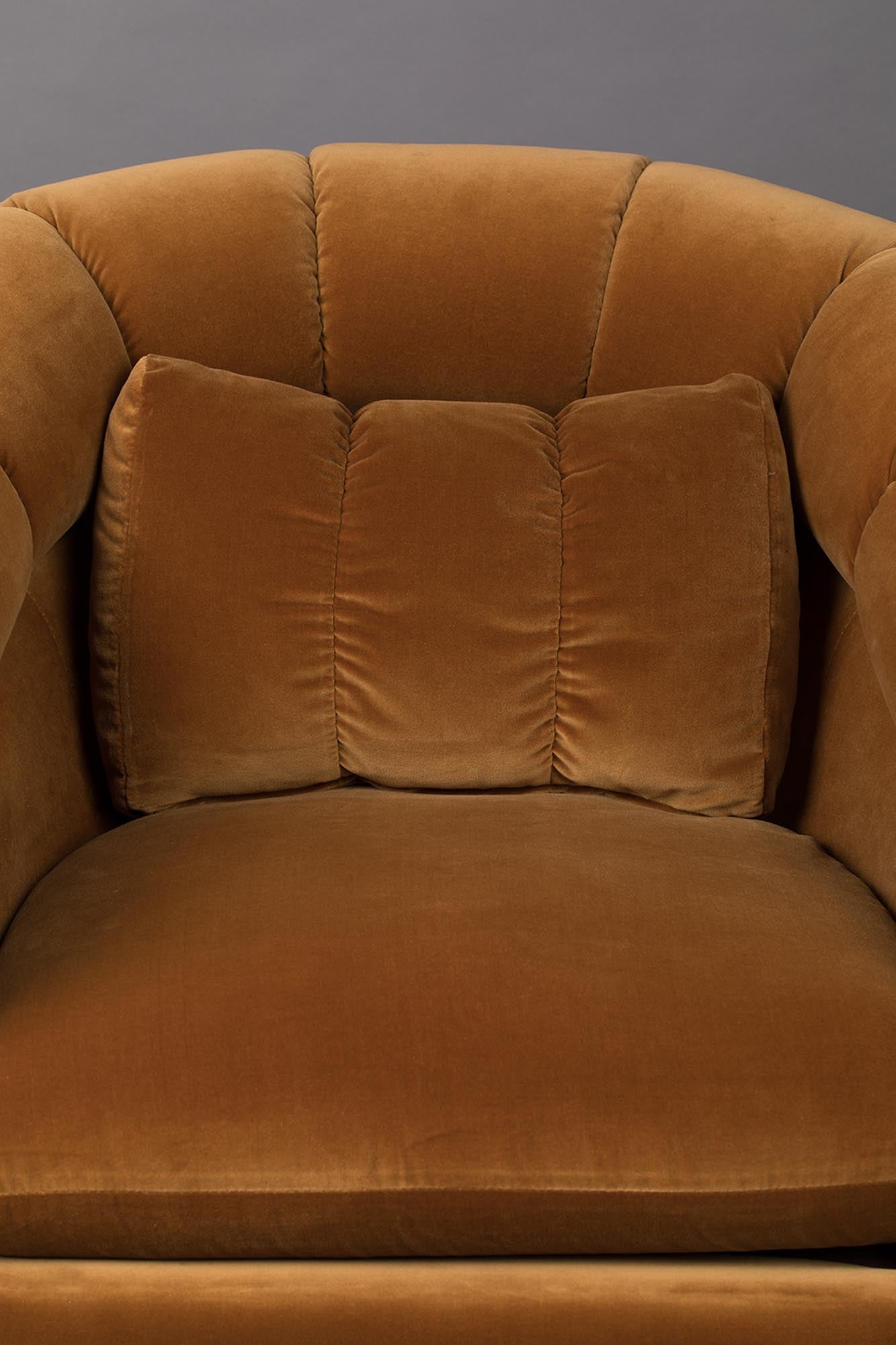 Dutchbone Member: Luxuriöser Loungesessel für moderne Wohnräume.