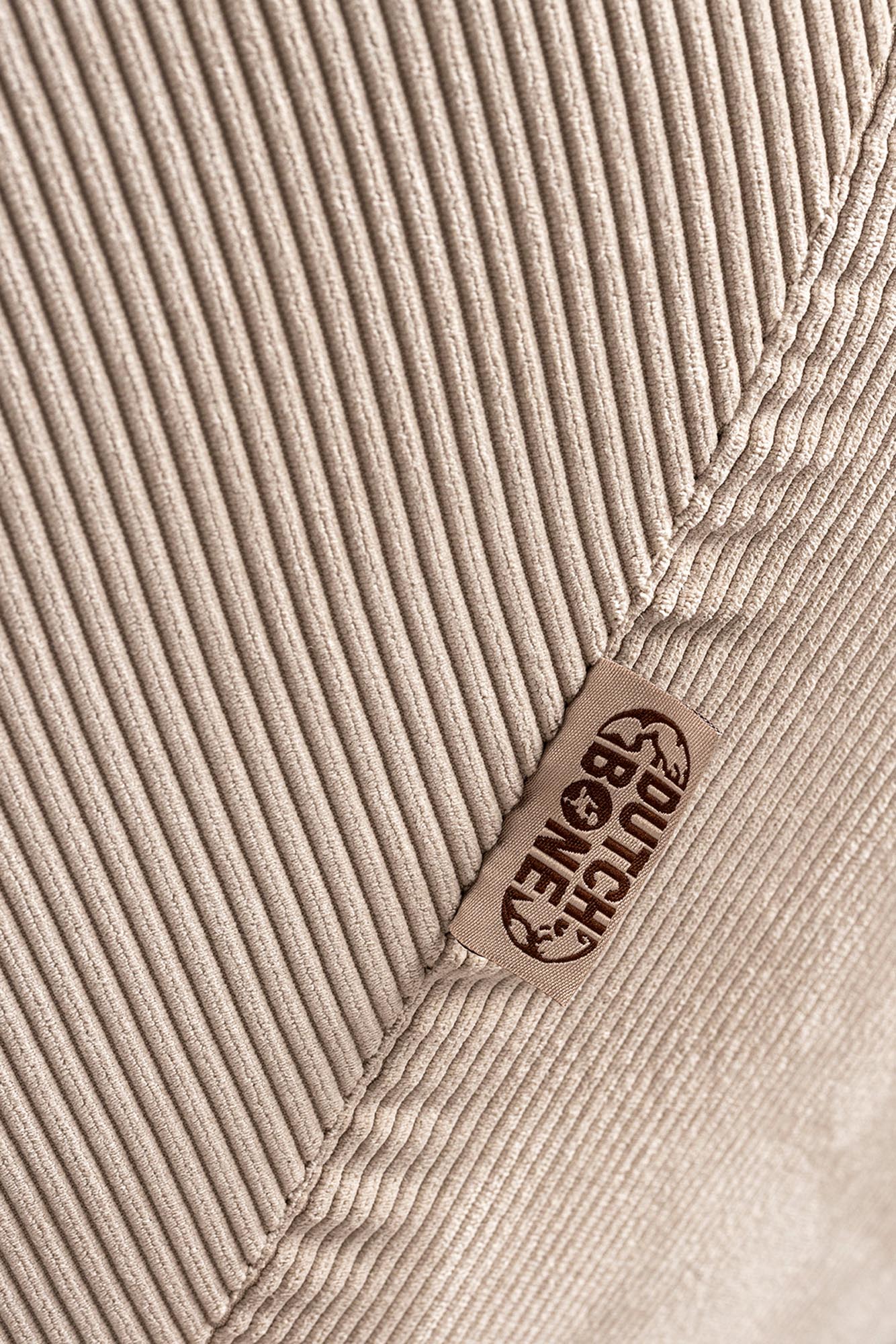 Entdecken Sie den Loungesessel VINCE von Dutchbone – stilvolles Design, hochwertige Materialien und optimaler Komfort für Ihr Zuhause.