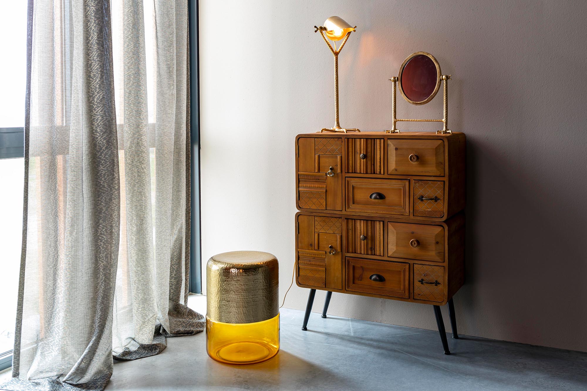 Entdecken Sie das Cabinet Jove von Dutchbone – stilvolles Design und praktische Aufbewahrung für Ihr Zuhause.