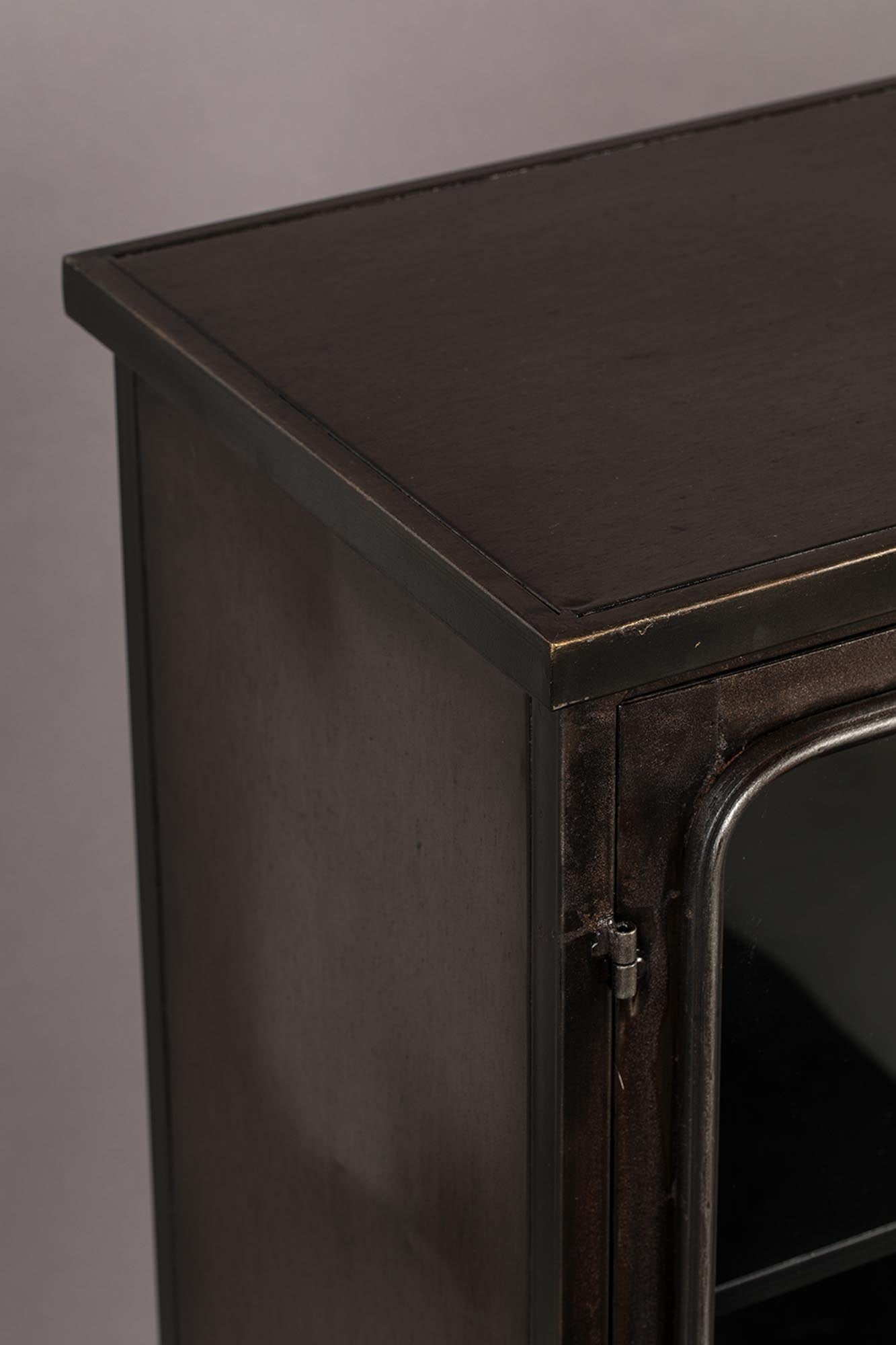 Dutchbone Denza: Zeitloses Design trifft auf funktionale Eleganz.