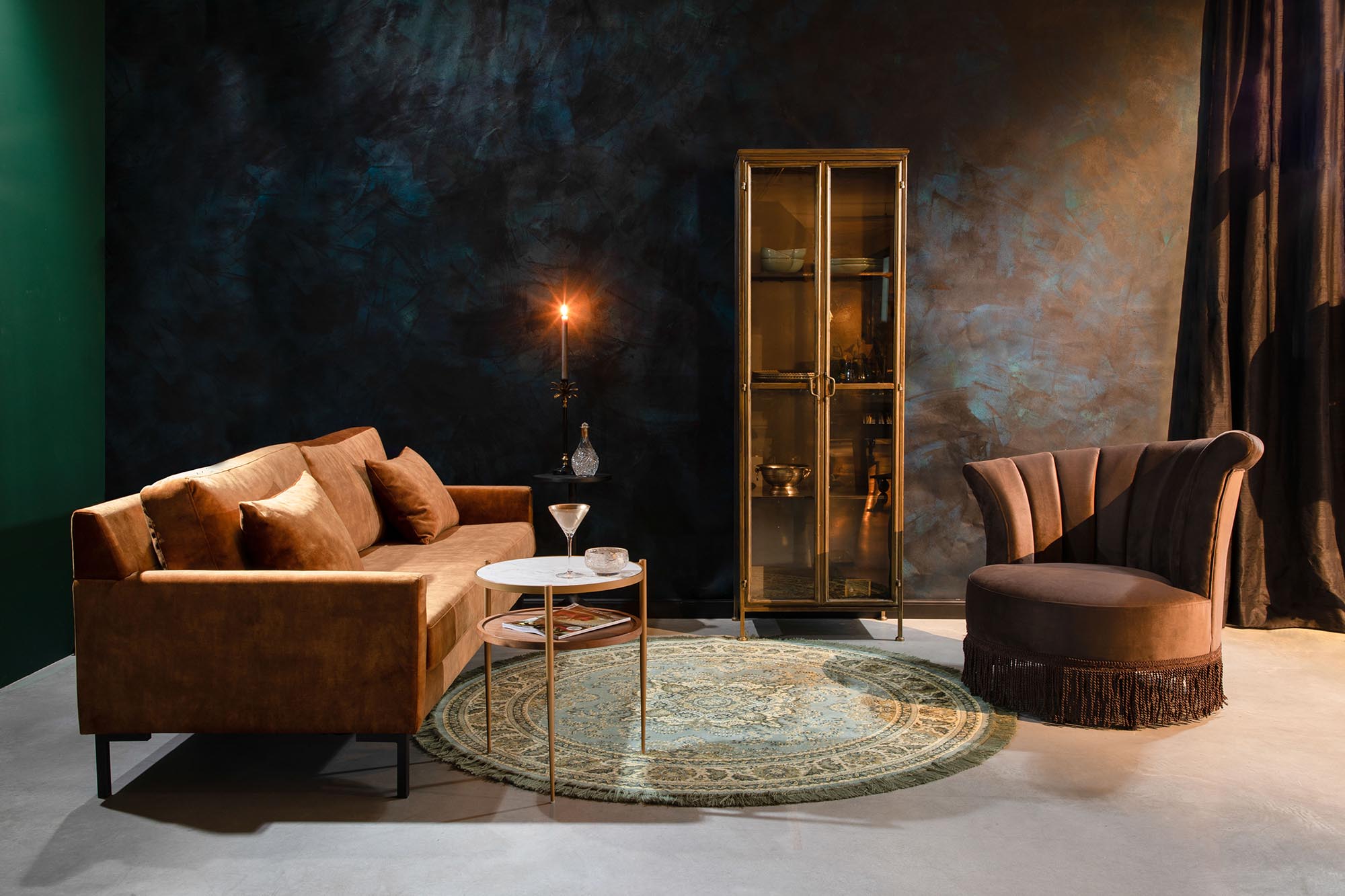 Das Cabinet GERTLUSH von Dutchbone: zeitlose Eleganz, robustes Holz, pflegeleicht, vielseitig, modern, stilvolles Statement.