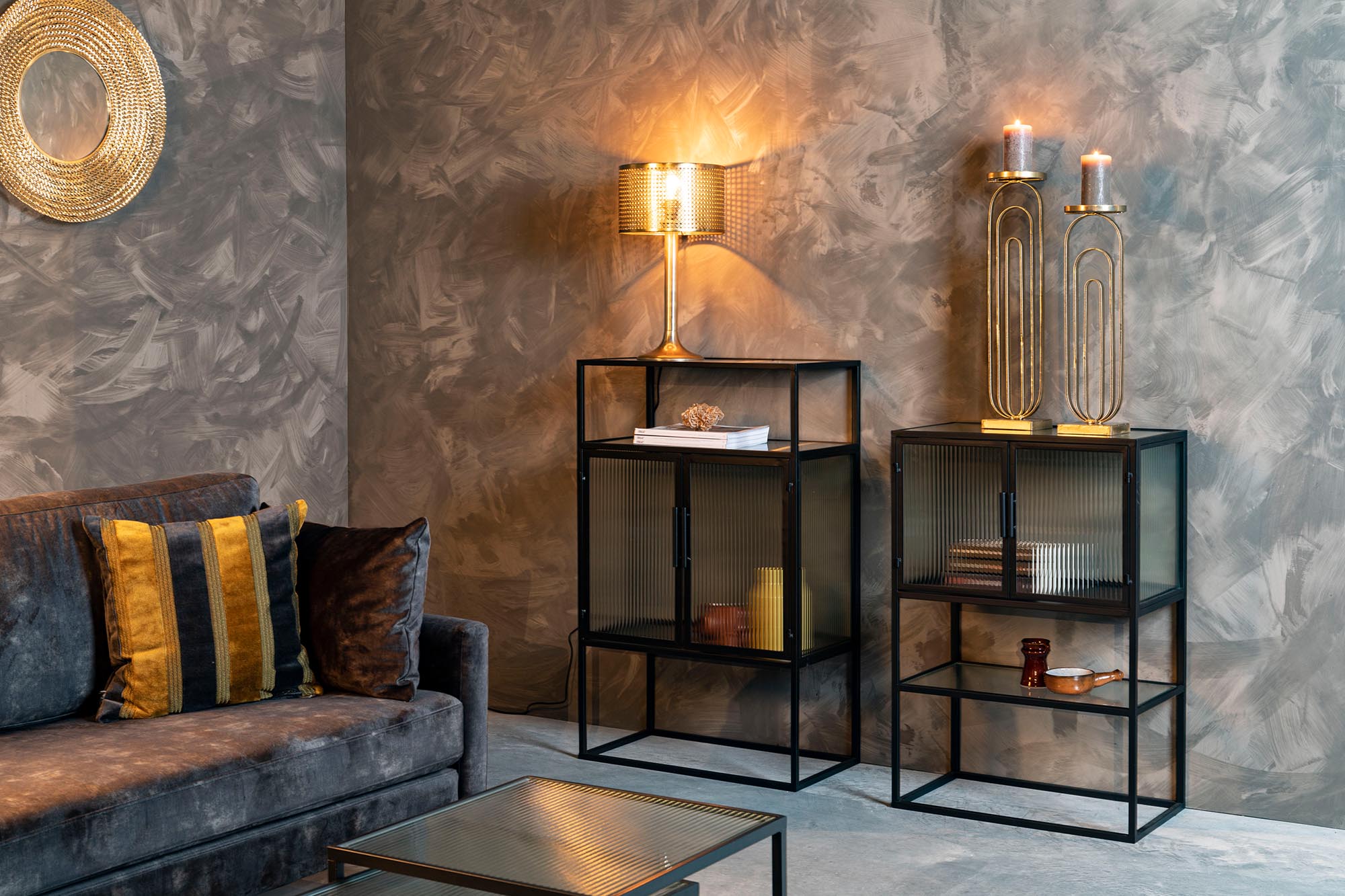 Entdecken Sie das elegante Cabinet Boli S von Dutchbone – ein zeitgemäßes Möbelstück, das Funktionalität und Design vereint.