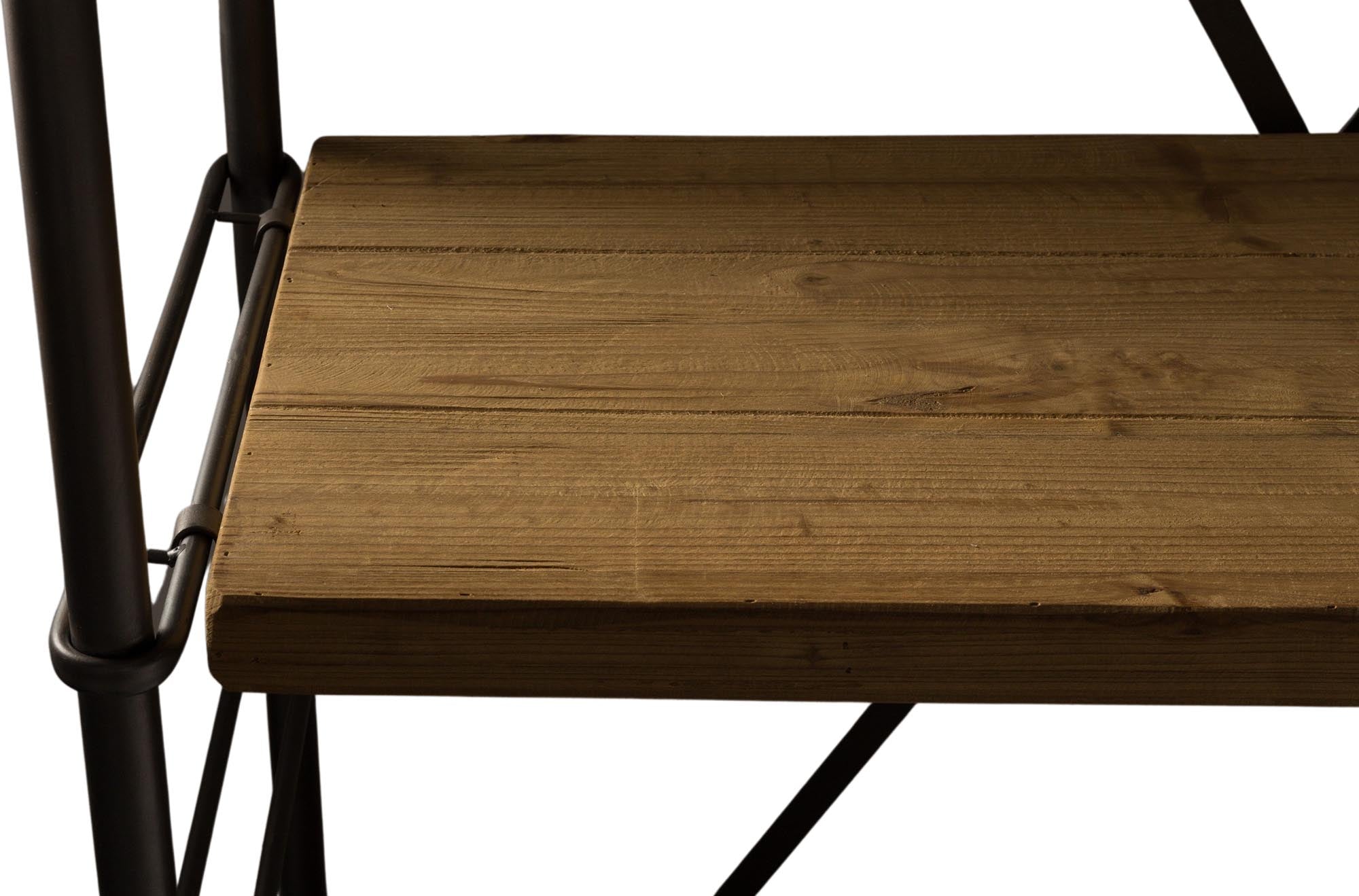 Entdecken Sie das Regal Iron von Dutchbone – ein stilvolles Möbelstück, das industriellen Charme und praktische Aufbewahrung vereint.