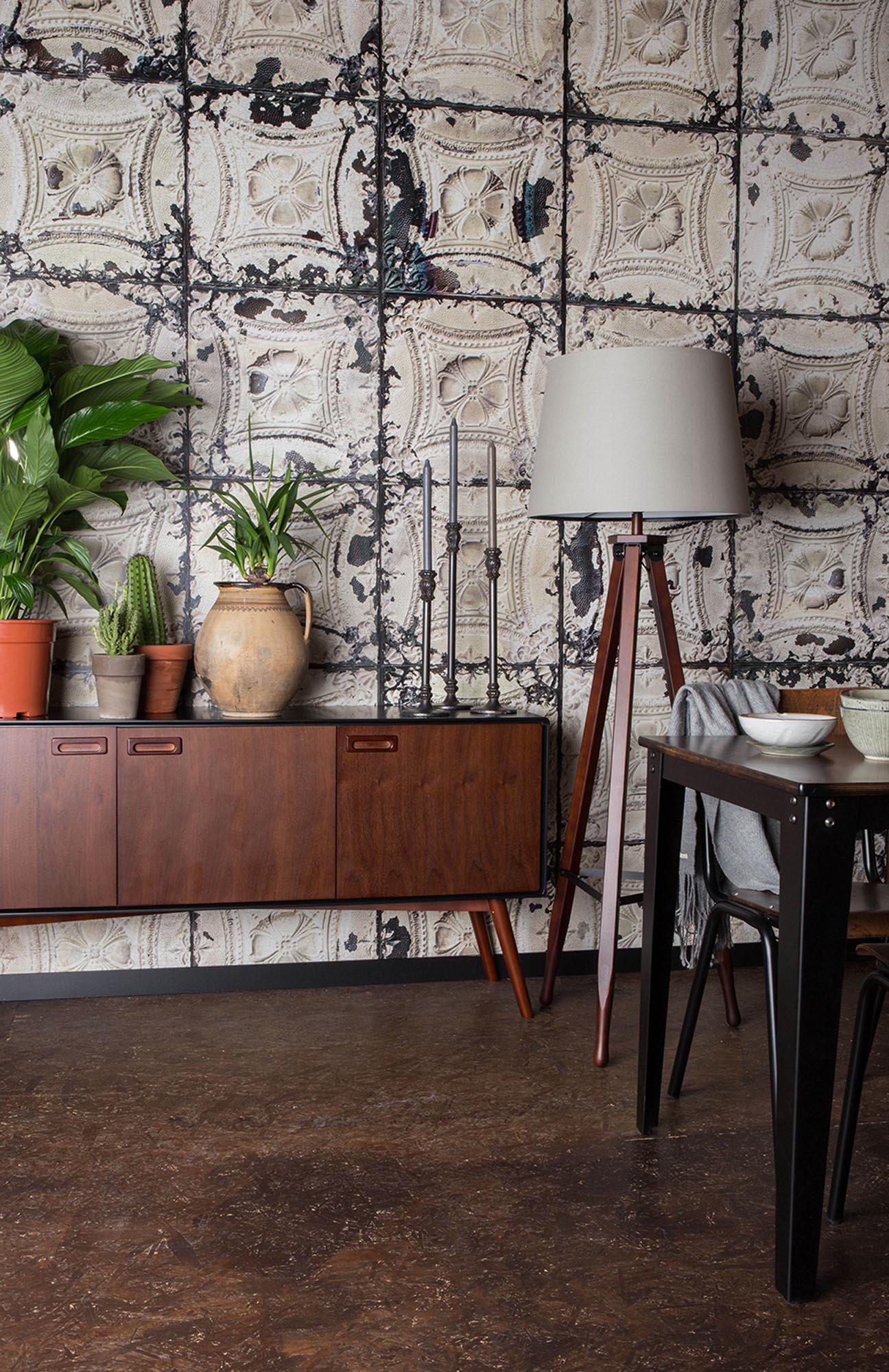 Sideboard Juju High: Modernes Design trifft auf funktionalen Stauraum.