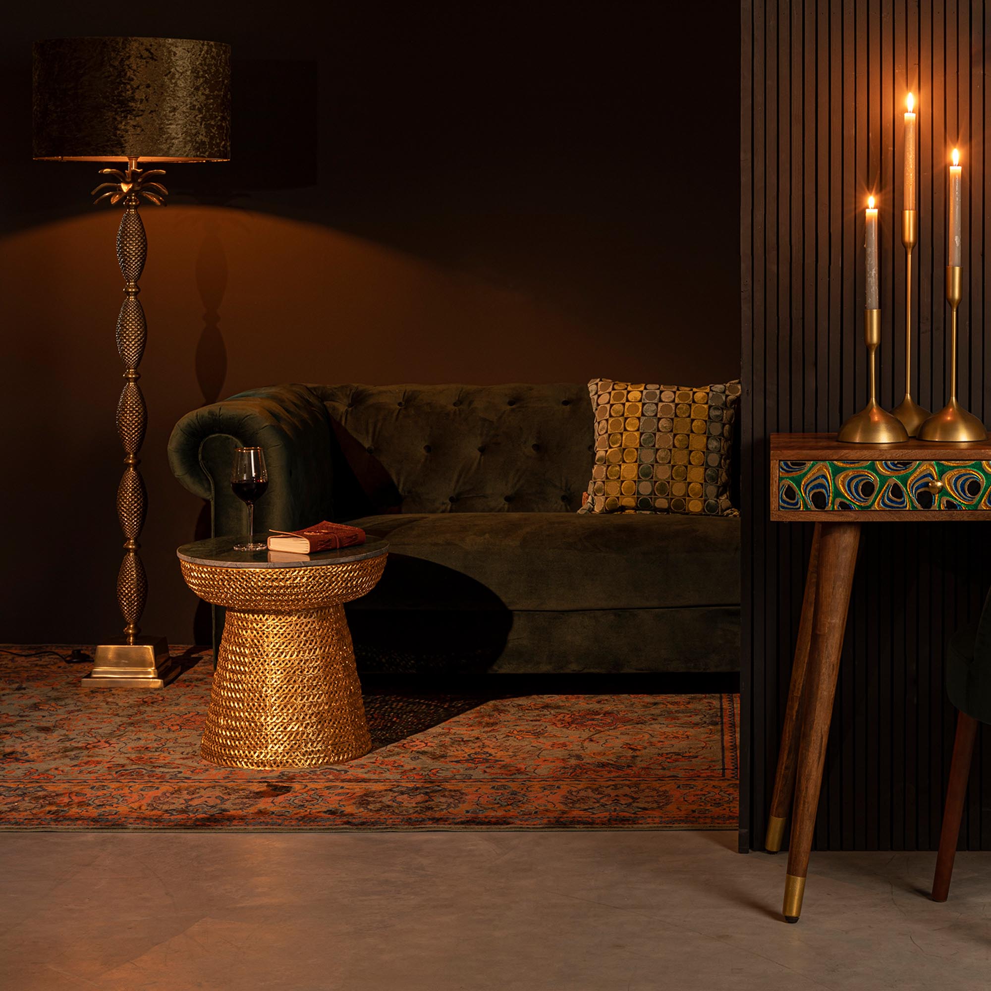 Entdecken Sie den Teppich BID von Dutchbone: Ein stilvolles Design mit einzigartiger Haptik, perfekt für zeitgemäße Innenräume.