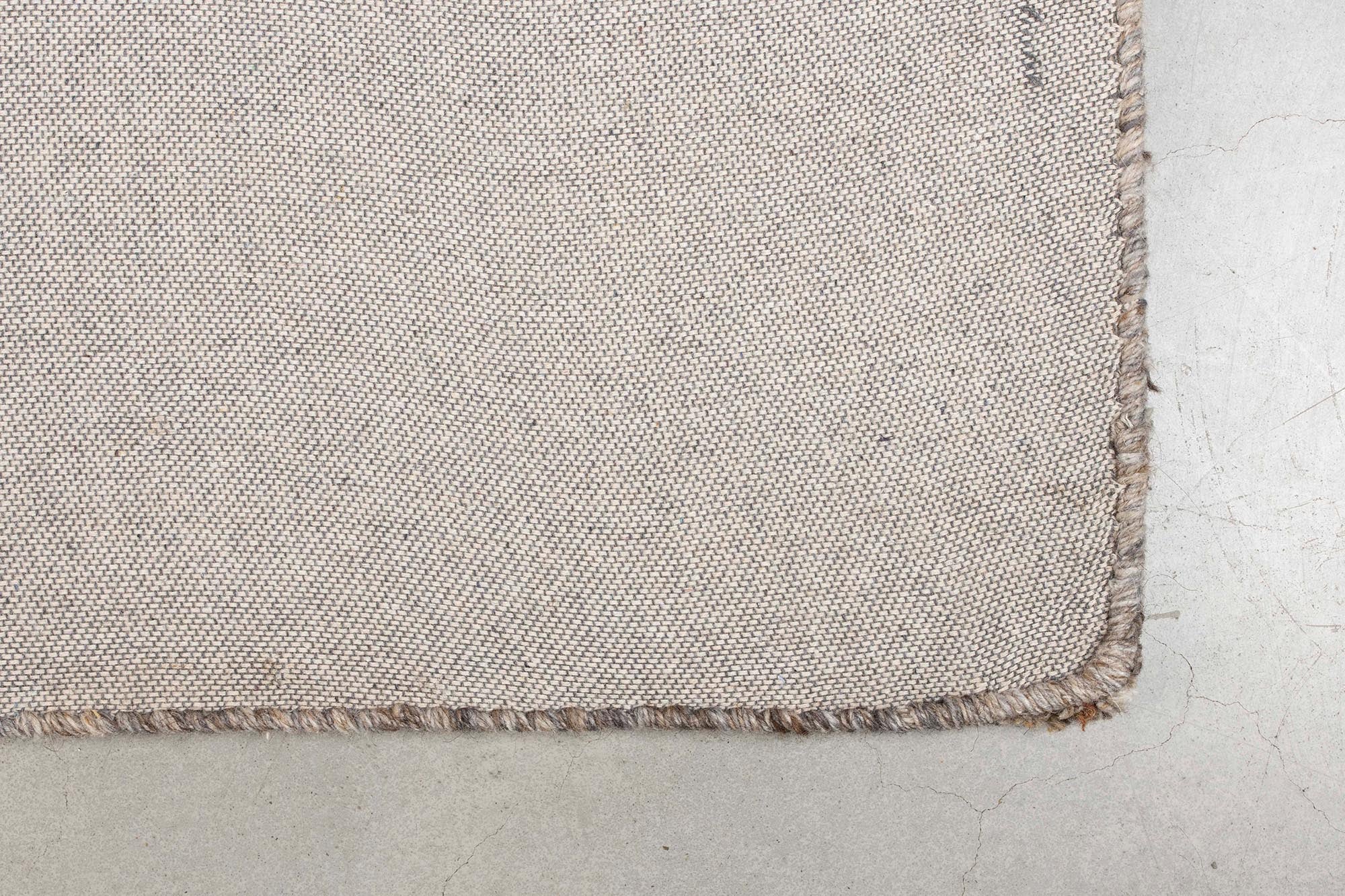 Der Teppich Amori von Dutchbone verleiht Ihrem Zuhause mit seinem einzigartigen Blumen-Design und sanften Farbtönen einen stilvollen Akzent.