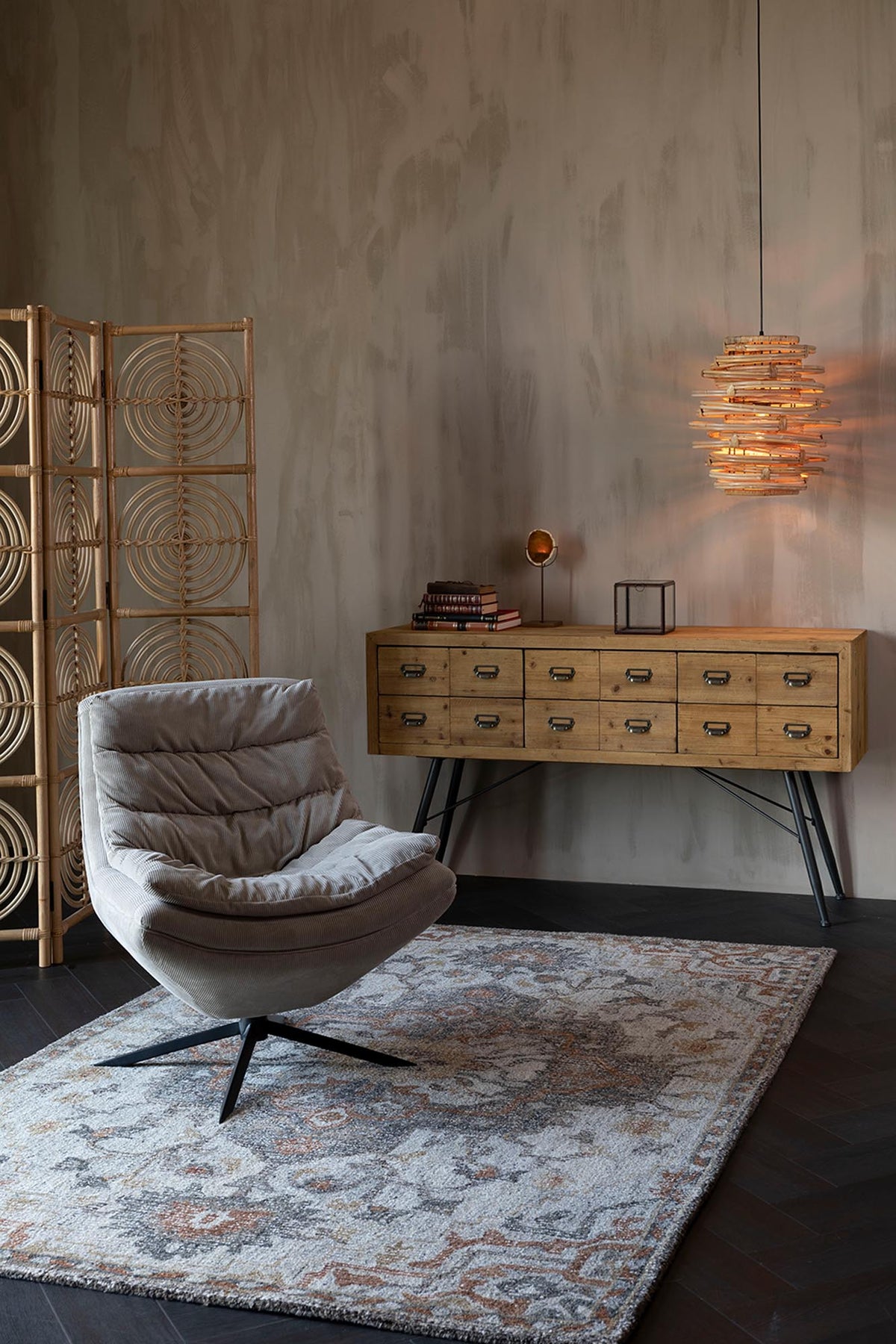 Teppich Amori in Grau präsentiert im Onlineshop von KAQTU Design AG. Teppich ist von Dutchbone