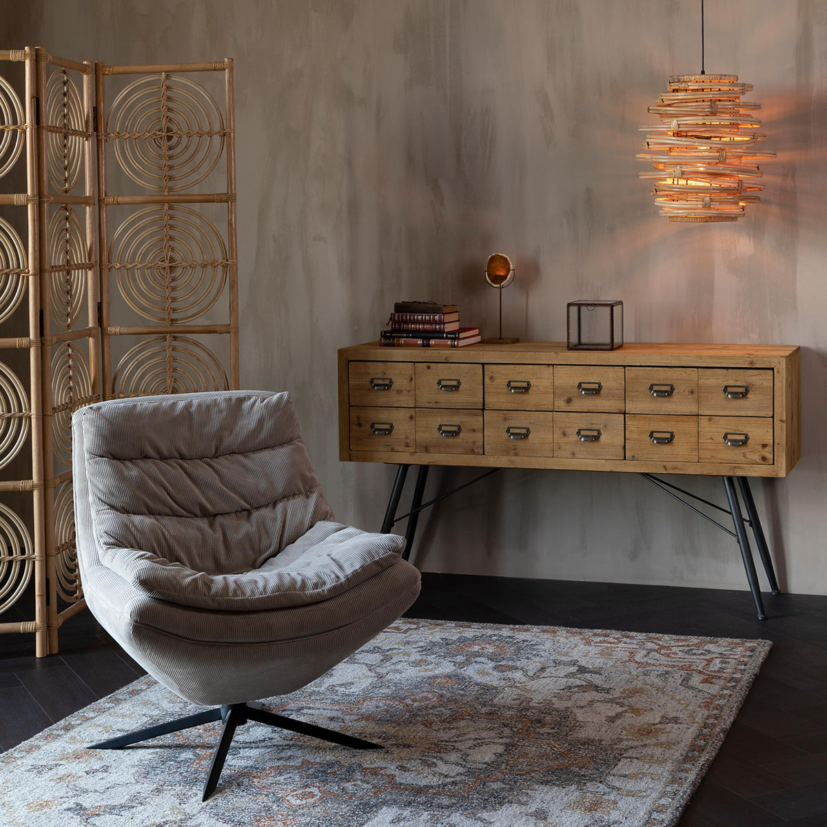 Teppich Amori in Grau präsentiert im Onlineshop von KAQTU Design AG. Teppich ist von Dutchbone