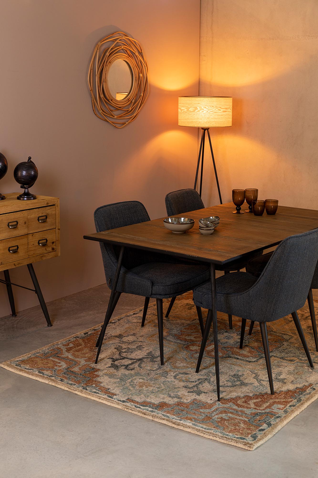 Teppich Amori: Luxuriöse Textur und modernes Design von Dutchbone.