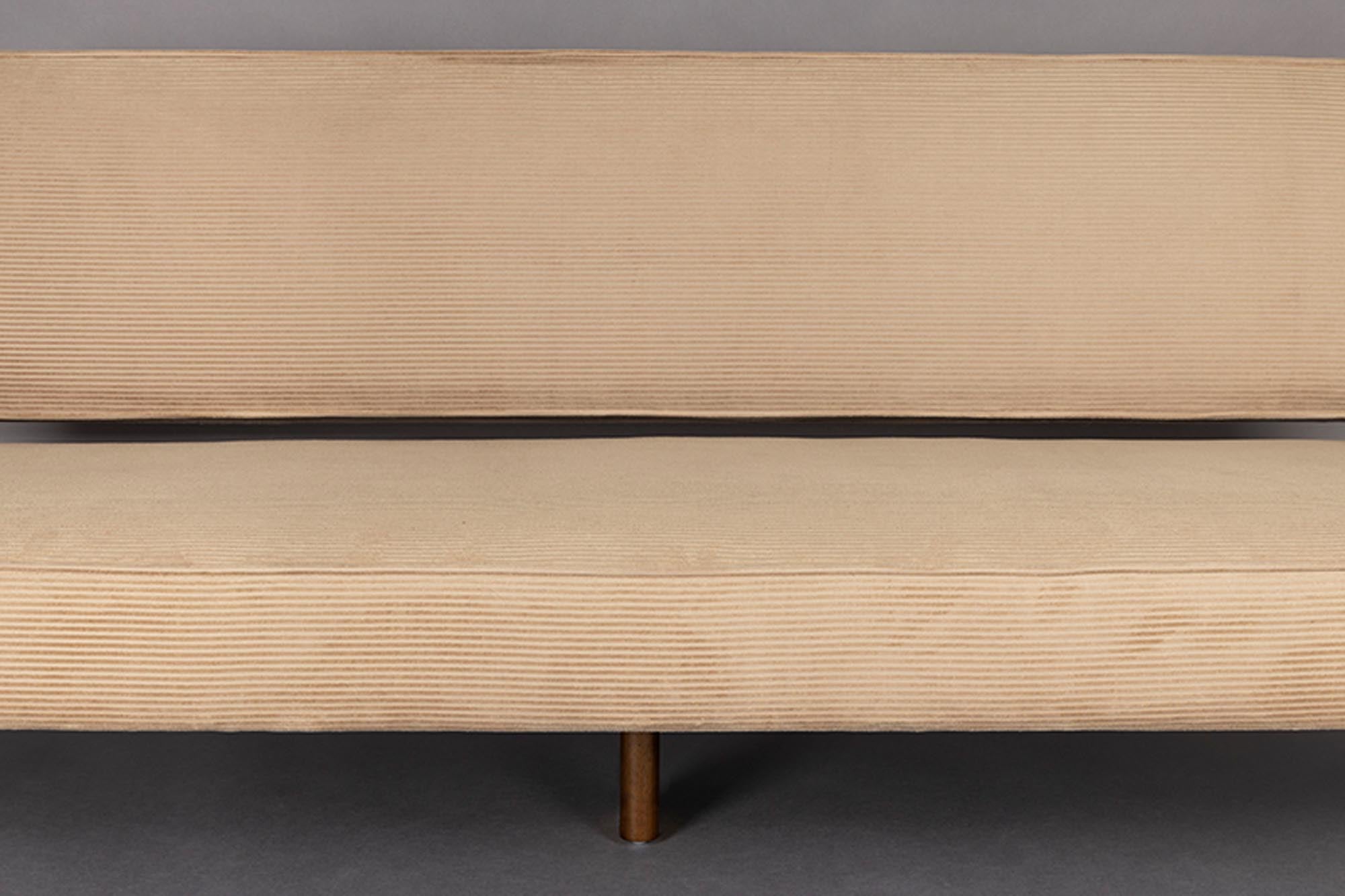 Modernes 2er Sofa Preston von Dutchbone in hochwertigem Cordstoff. Bequem, langlebig und ideal für jedes Zuhause.