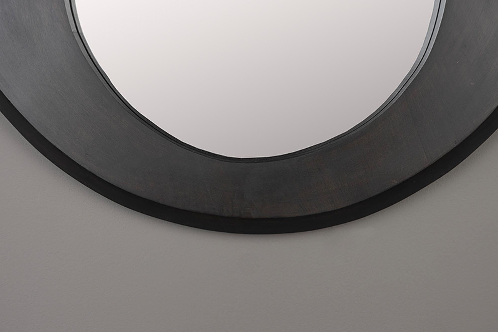 Der Aren Wood Spiegel von Dutchbone: Eleganz aus Mangoholz, robust, zeitlos, flexibel montierbar, ideal für jeden Einrichtungsstil.