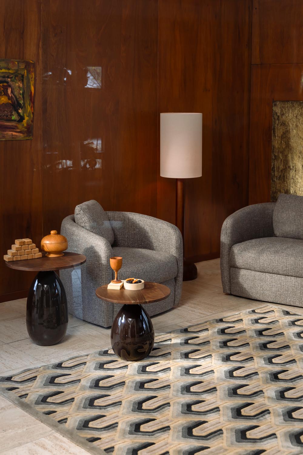 Entdecken Sie den einzigartigen Teppich Lockhart 200x290 von Dutchbone – ein stilvoller Retro-Teppich, der Gemütlichkeit und Eleganz vereint.