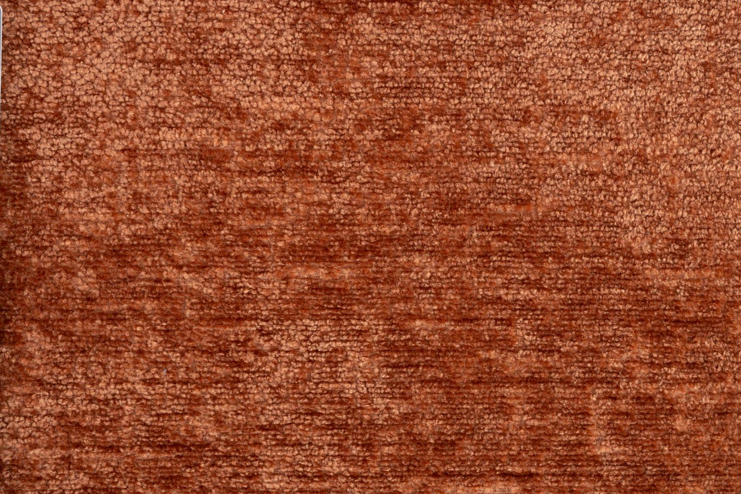 Der Barhocker Georgia Terra von Dutchbone bietet luxuriösen Sitzkomfort mit seiner tiefen Samtpolsterung und eleganten, schlanken Metallbeinen. Ideal für stilvolle Rückzugsorte.