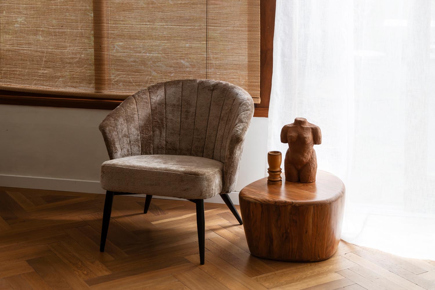 Bequemer Loungesessel Georgia in Beige von Dutchbone – Ihr perfekter Rückzugsort für entspannte Stunden und stilvolle Akzente in jedem Zuhause.