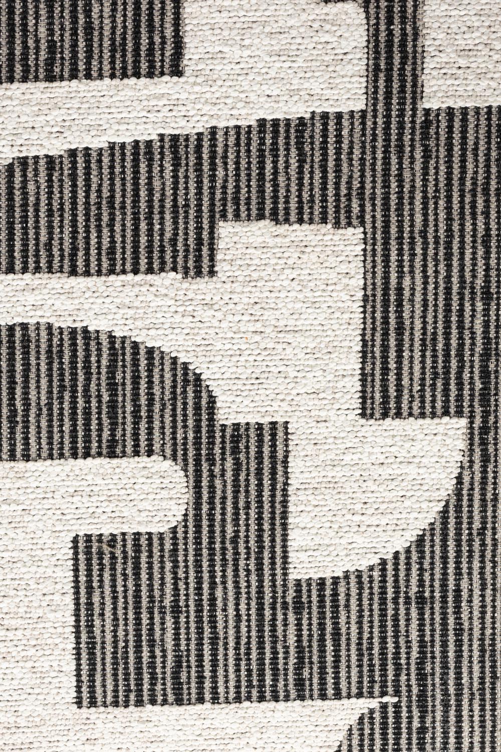 Dutchbone Miyo: Eleganter Stuhl mit erstklassigem Komfort.